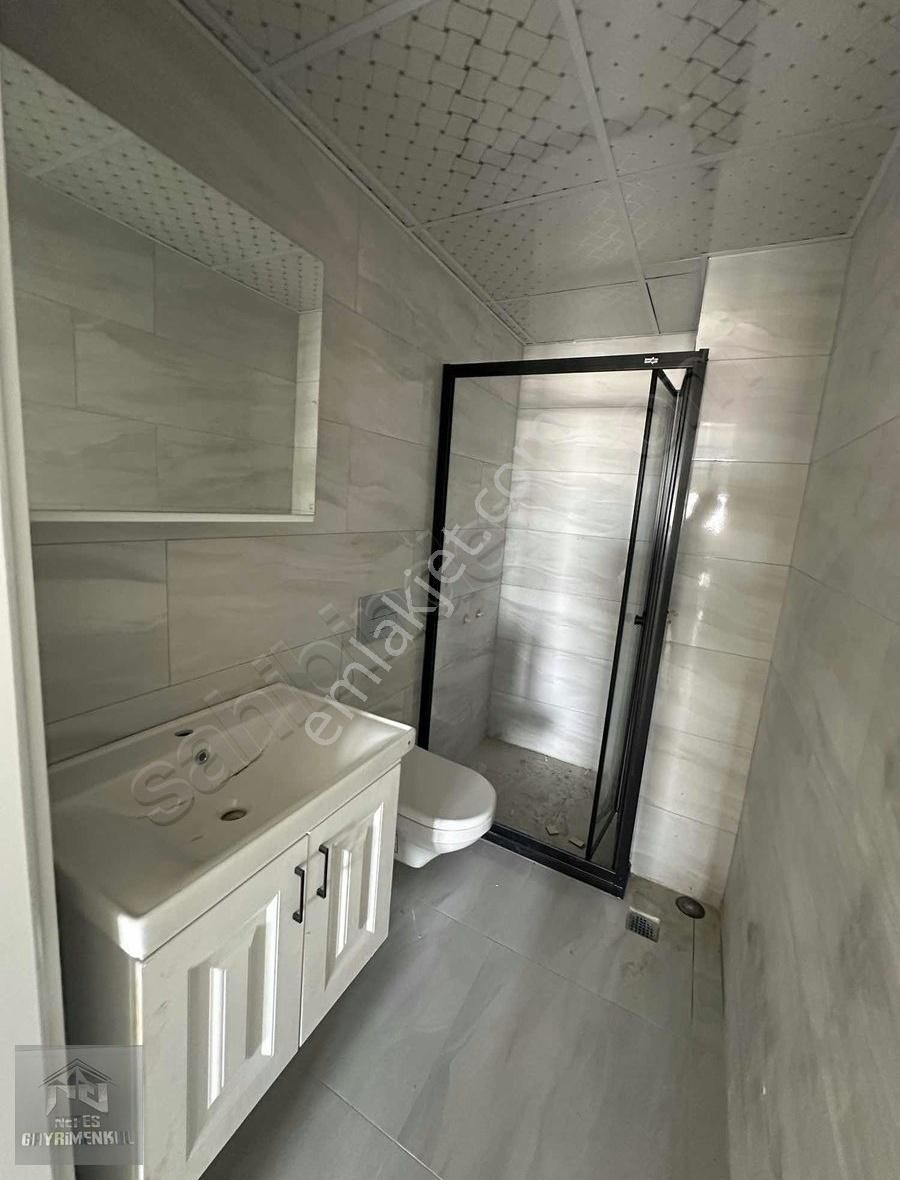 Şeyhsinan Mahallesinde 3+1 135m2 Havuzlu Ara Kat Daire - Görsel 12