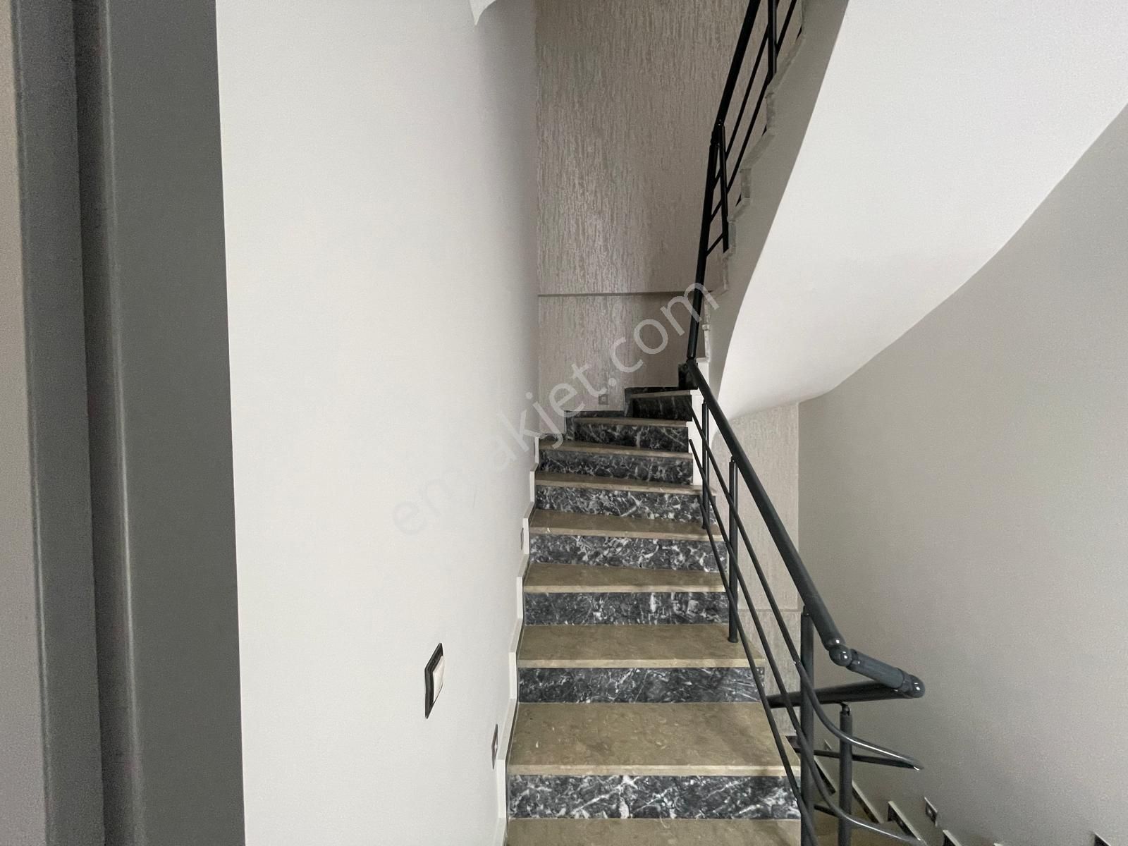 Poyraz Gayrimenkul'den Zeytinli'de Satılık Sıfır Köşe Konumlu Villa - Görsel 16