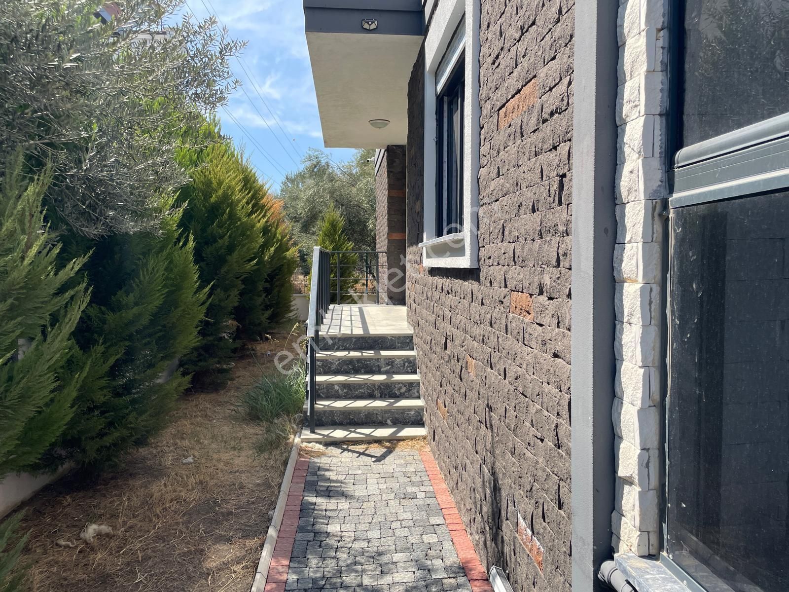 Poyraz Gayrimenkul'den Zeytinli'de Satılık Sıfır Köşe Konumlu Villa - Görsel 4