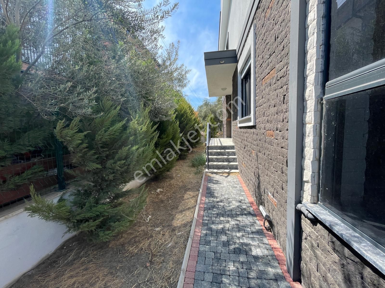 Poyraz Gayrimenkul'den Zeytinli'de Satılık Sıfır Köşe Konumlu Villa - Görsel 29