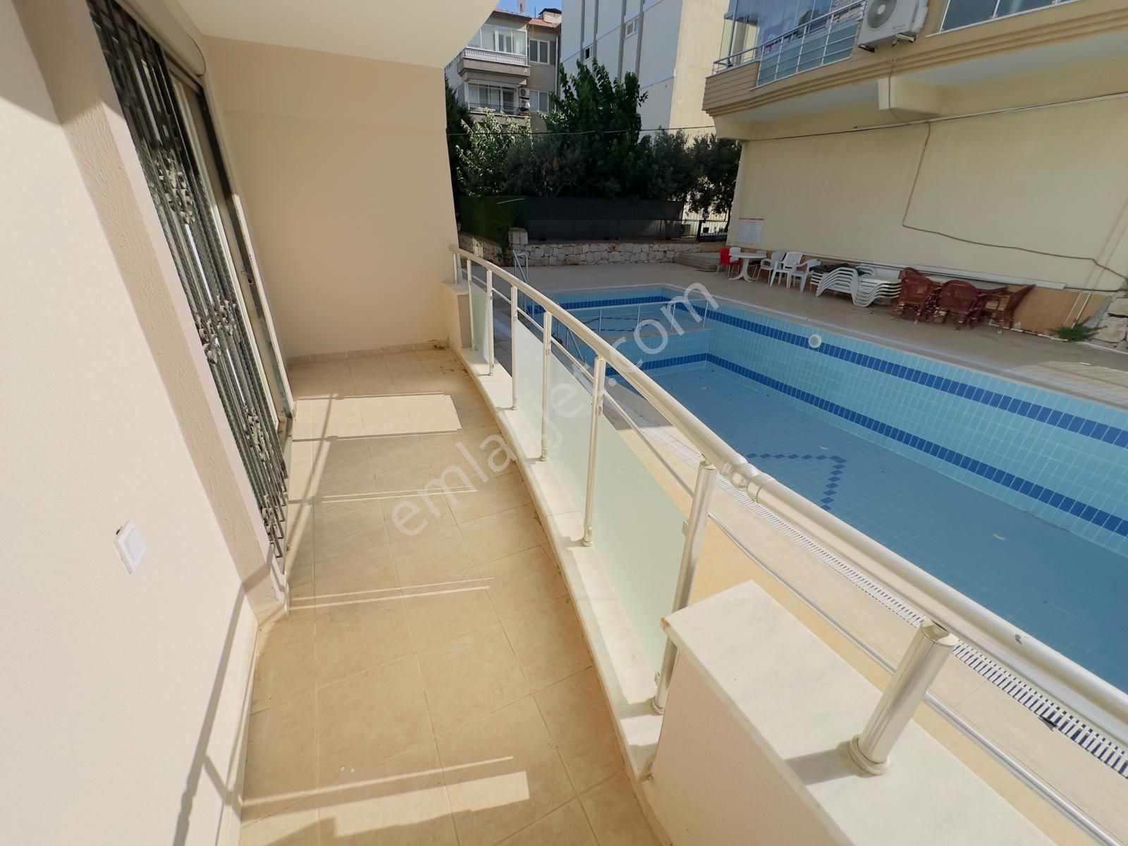 Didim Merkez'de Havuzlu Sitede 2+1 90m² Geniş Daire - Görsel 11