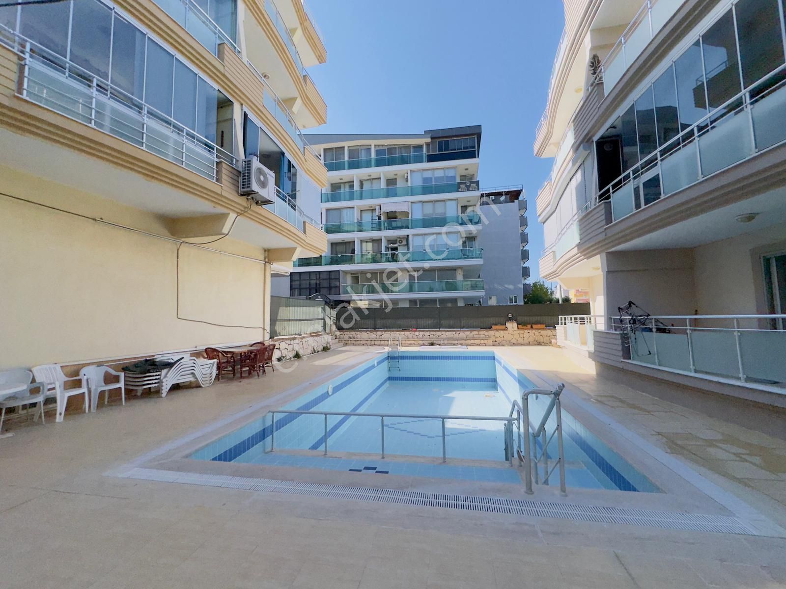 Didim Merkez'de Havuzlu Sitede 2+1 90m² Geniş Daire - Görsel 17