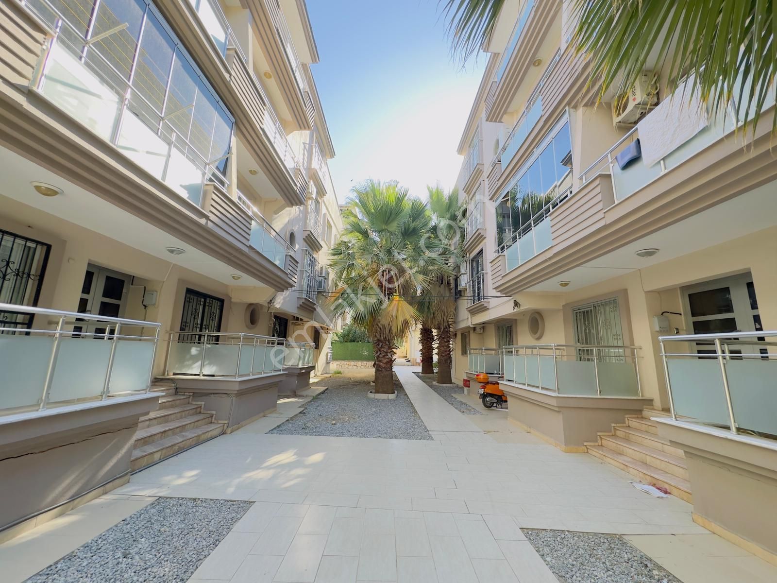 Didim Merkez'de Havuzlu Sitede 2+1 90m² Geniş Daire - Görsel 19