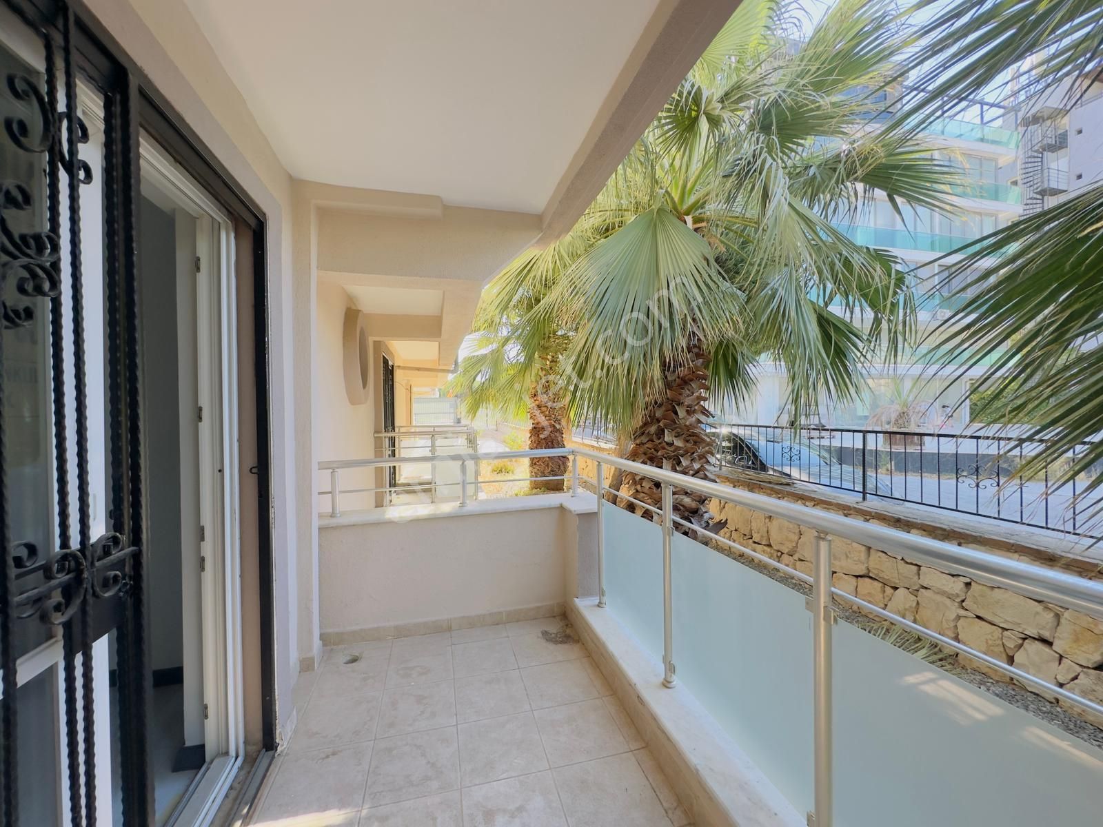 Didim Merkez'de Havuzlu Sitede 2+1 90m² Geniş Daire - Görsel 2