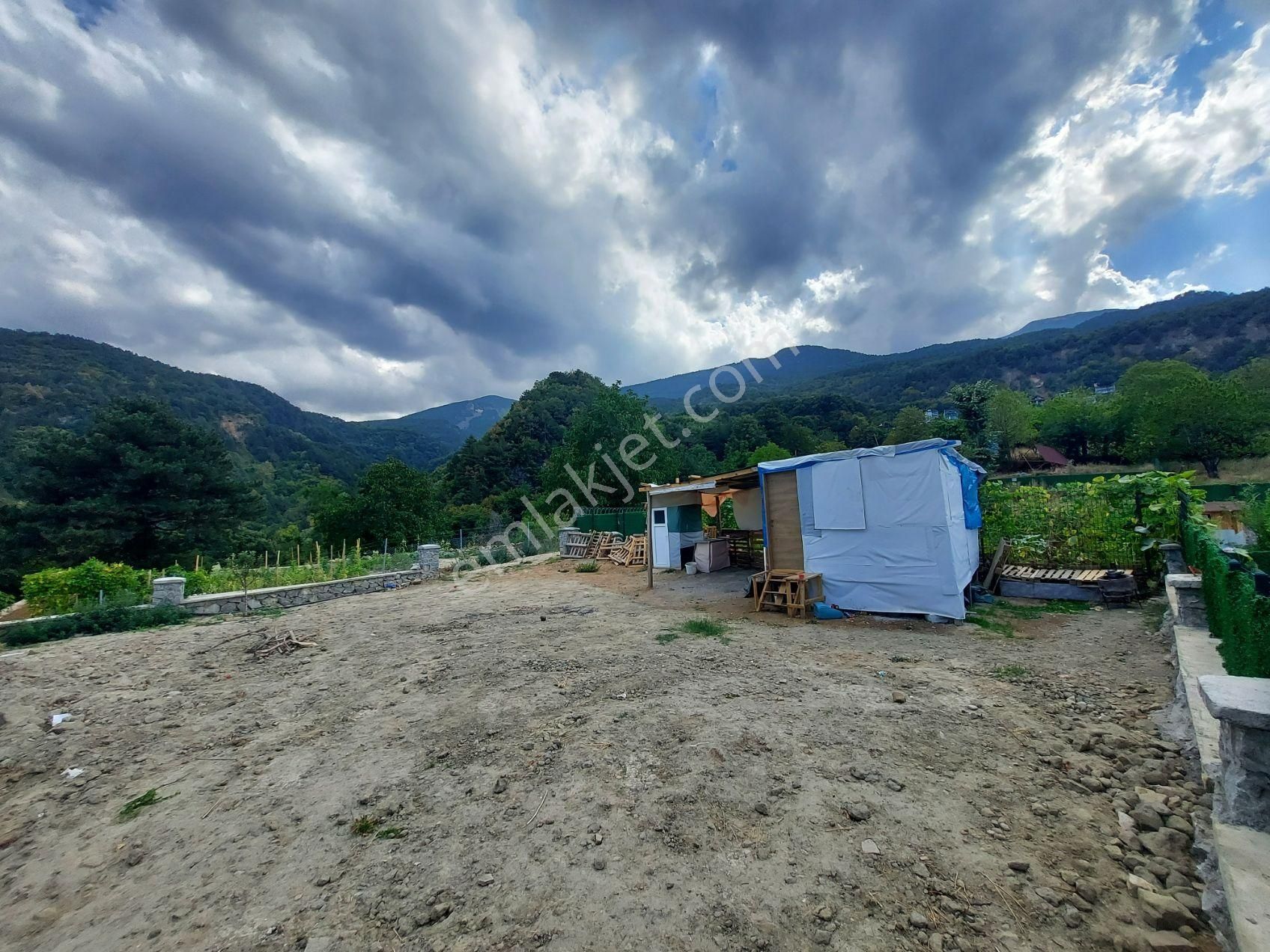 Saitabat Köyünde Satılık Hobi Bahçesi Arac Takası Olur