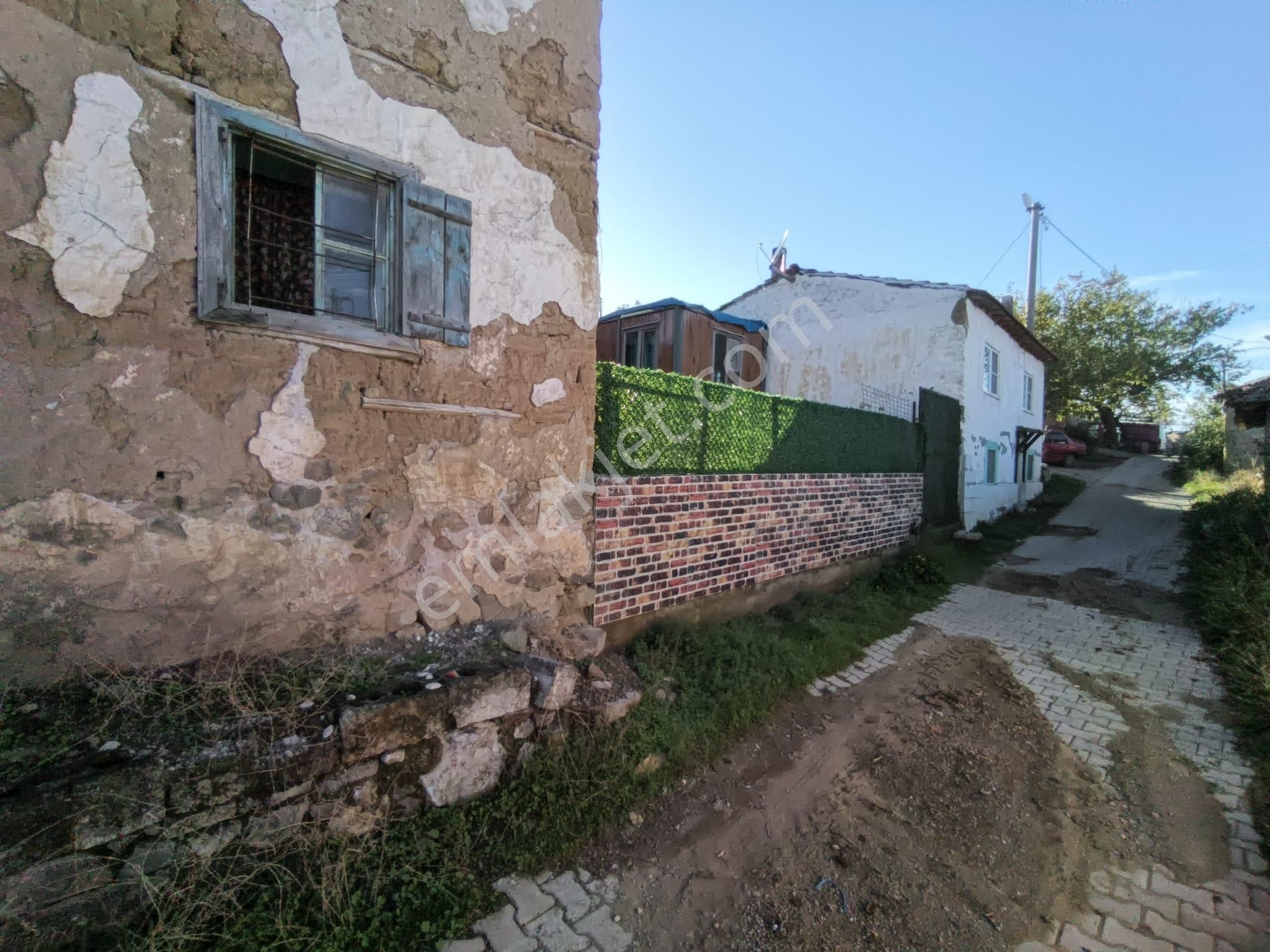 Golden Globy, Havran-küçükdere'de Acil Satılık 181 M2 Avlulu Kerpiç Ev - Görsel 23