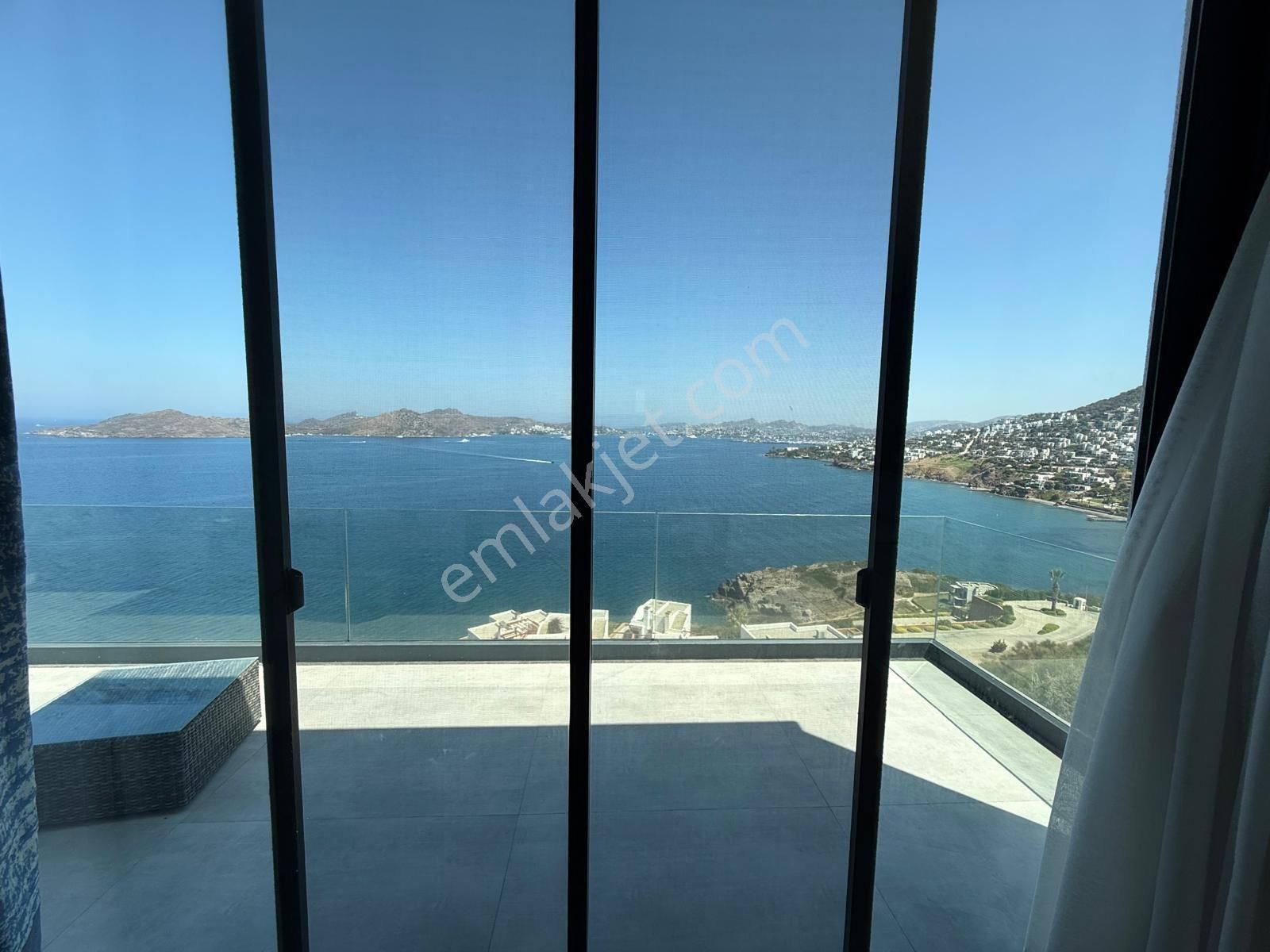 Yalıkavakta Satılık Yeni Modern Villa Full Manzaralı Lüks Triplex - Görsel 32