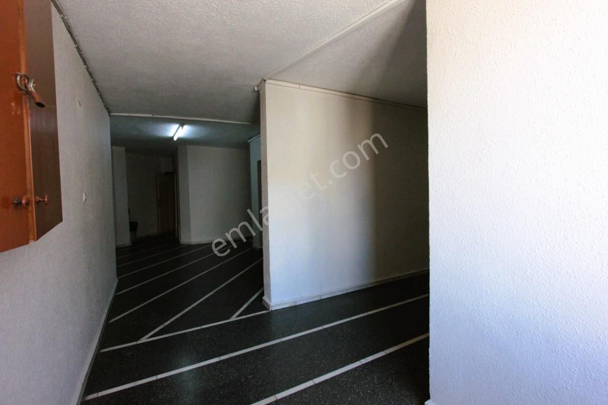 Yatırım Fırsatı !!! Gaziosmanpaşa Meydanında Satılık Ofis - Görsel 5