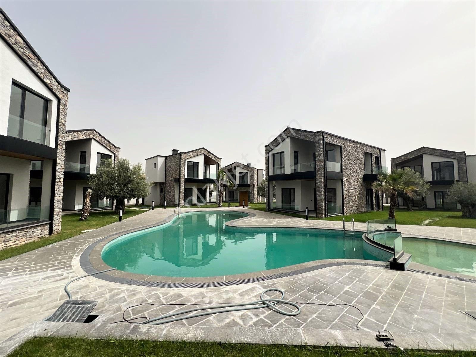 Akçay Aras Emlaktan Gürede Havuzlu Site İçi Müstakil Villalar - Görsel 3