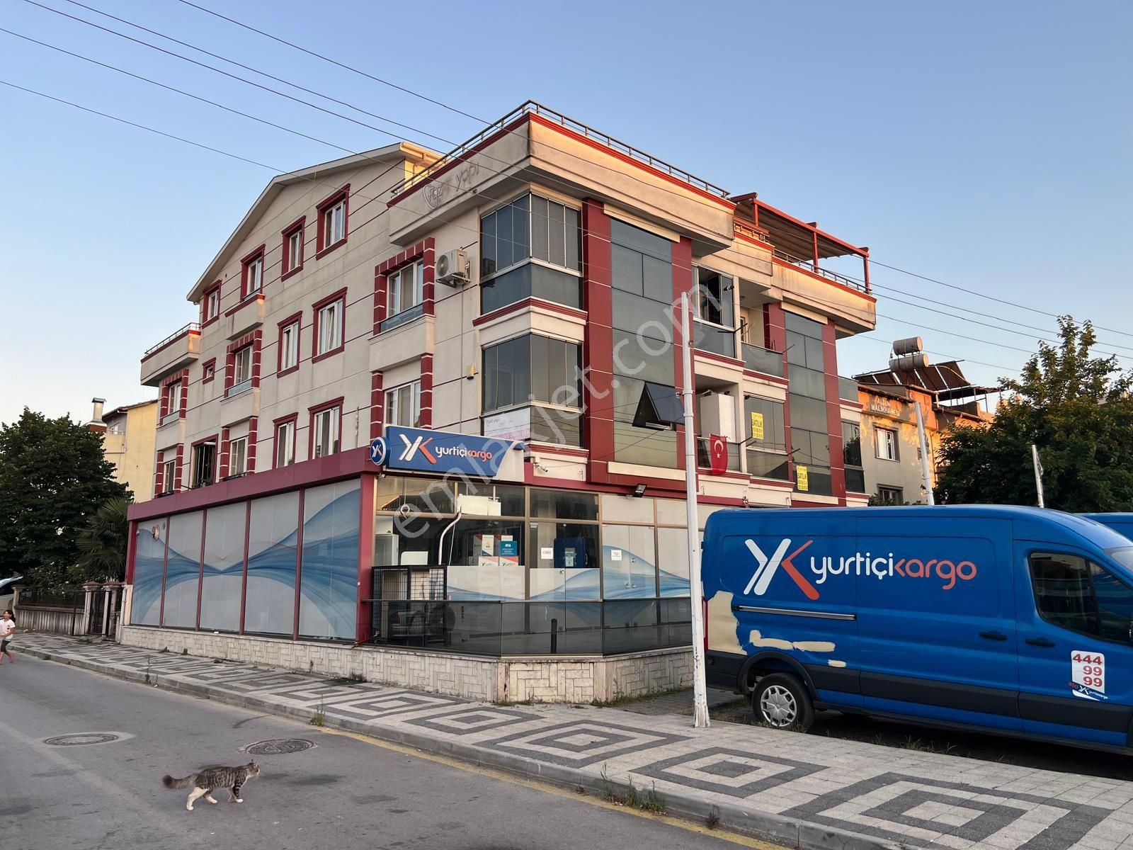 Dere Mahallesinde Satılık 3+1 Geniş Önü Açık Ara Kat Daire