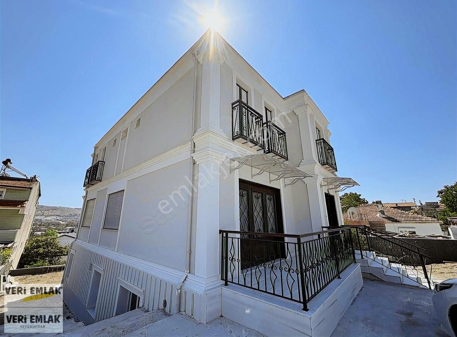 Urla Bademlerde 7+1 300m2 Asansörlü Satılık Tripleks Villa - Görsel 12