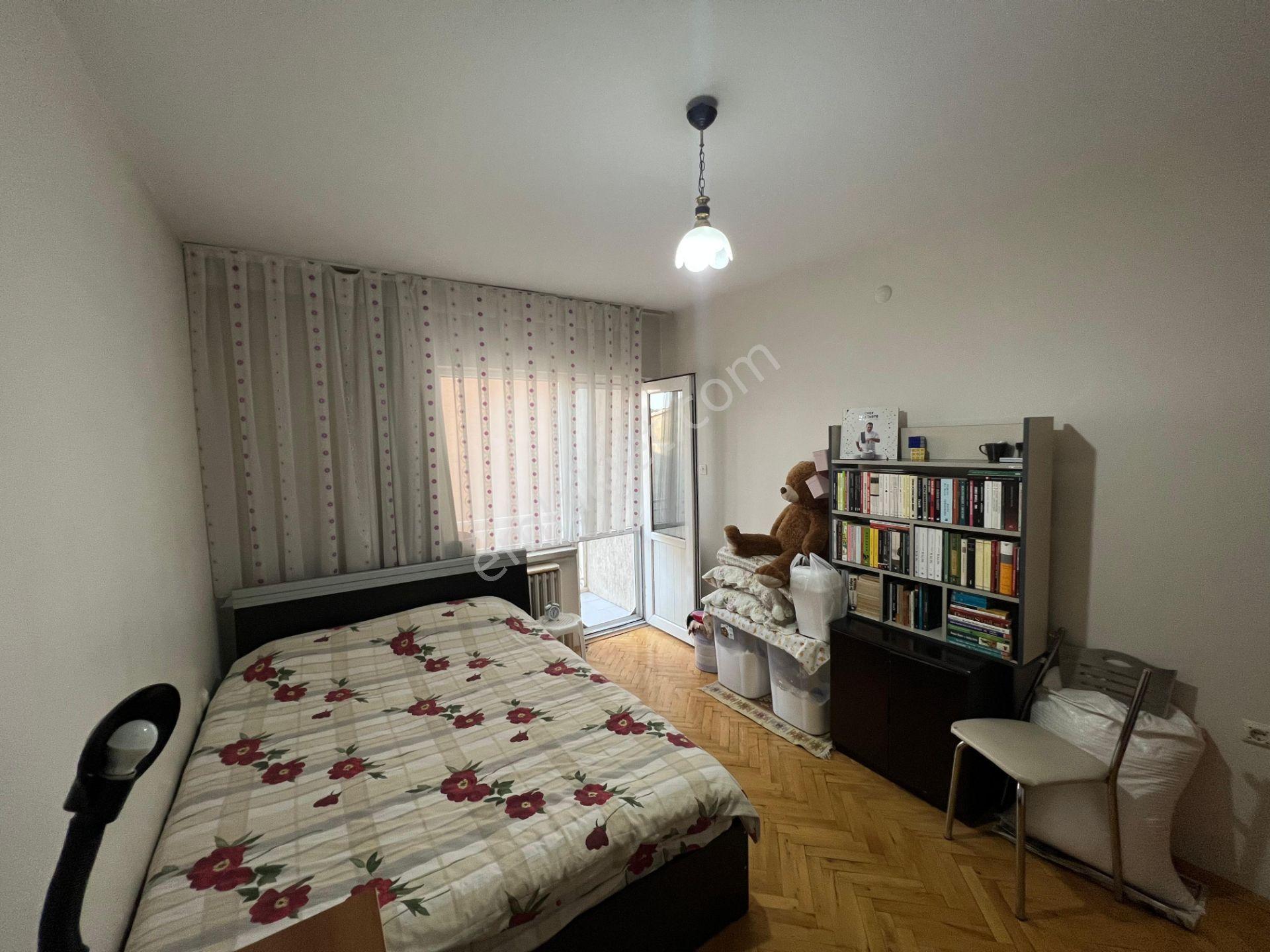 Akademi'den Cadde Üzeri Eşyalı Asansörlü Balkonlu Kiralık 3+1 Daire - Görsel 14
