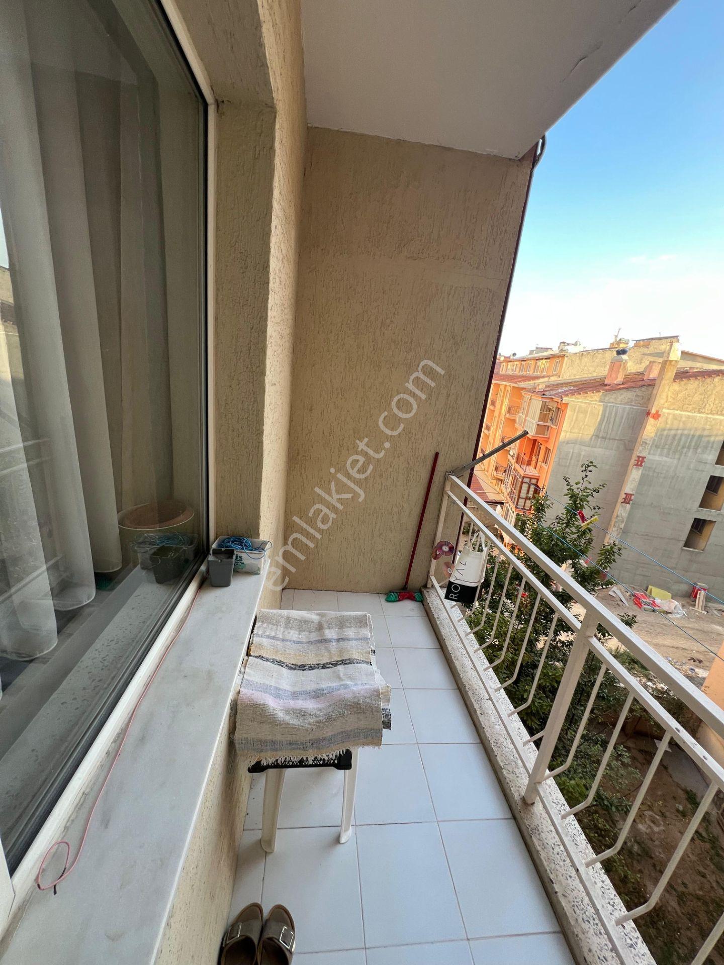 Akademi'den Cadde Üzeri Eşyalı Asansörlü Balkonlu Kiralık 3+1 Daire - Görsel 26
