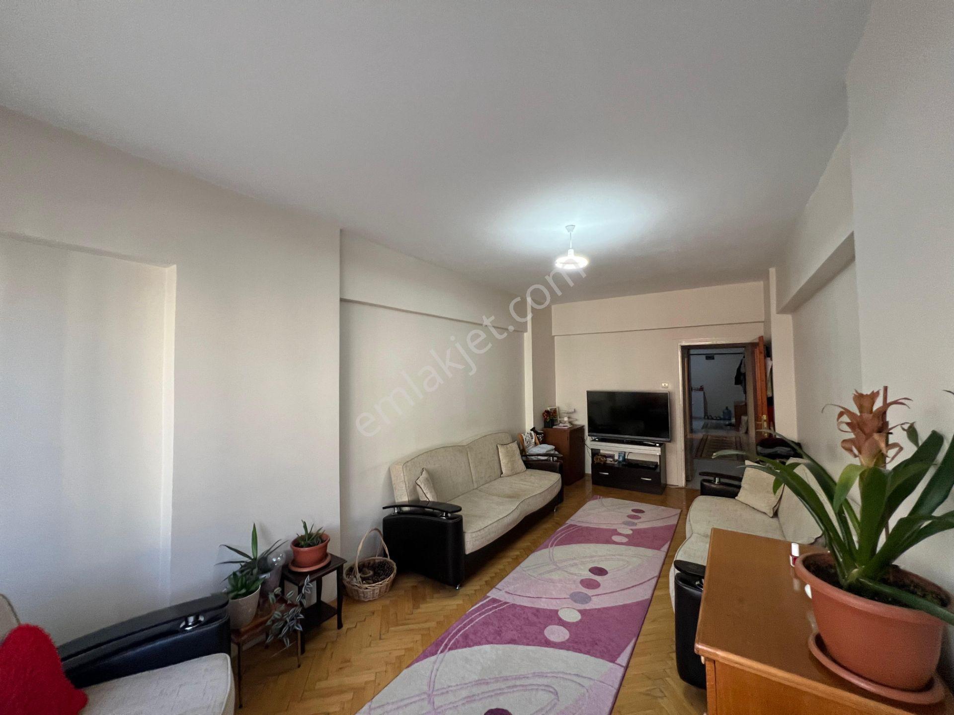Akademi'den Cadde Üzeri Eşyalı Asansörlü Balkonlu Kiralık 3+1 Daire - Görsel 22