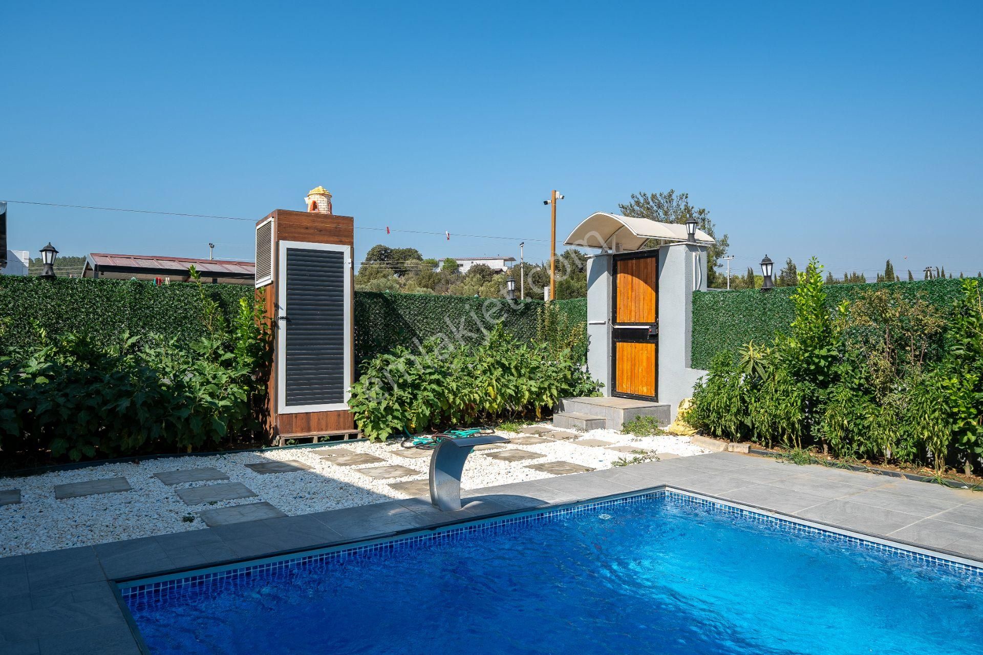 Emin'den Menderes Akçaköy'de Yüzme Havuzlu 300 M2 Kurulu Bina - Görsel 26