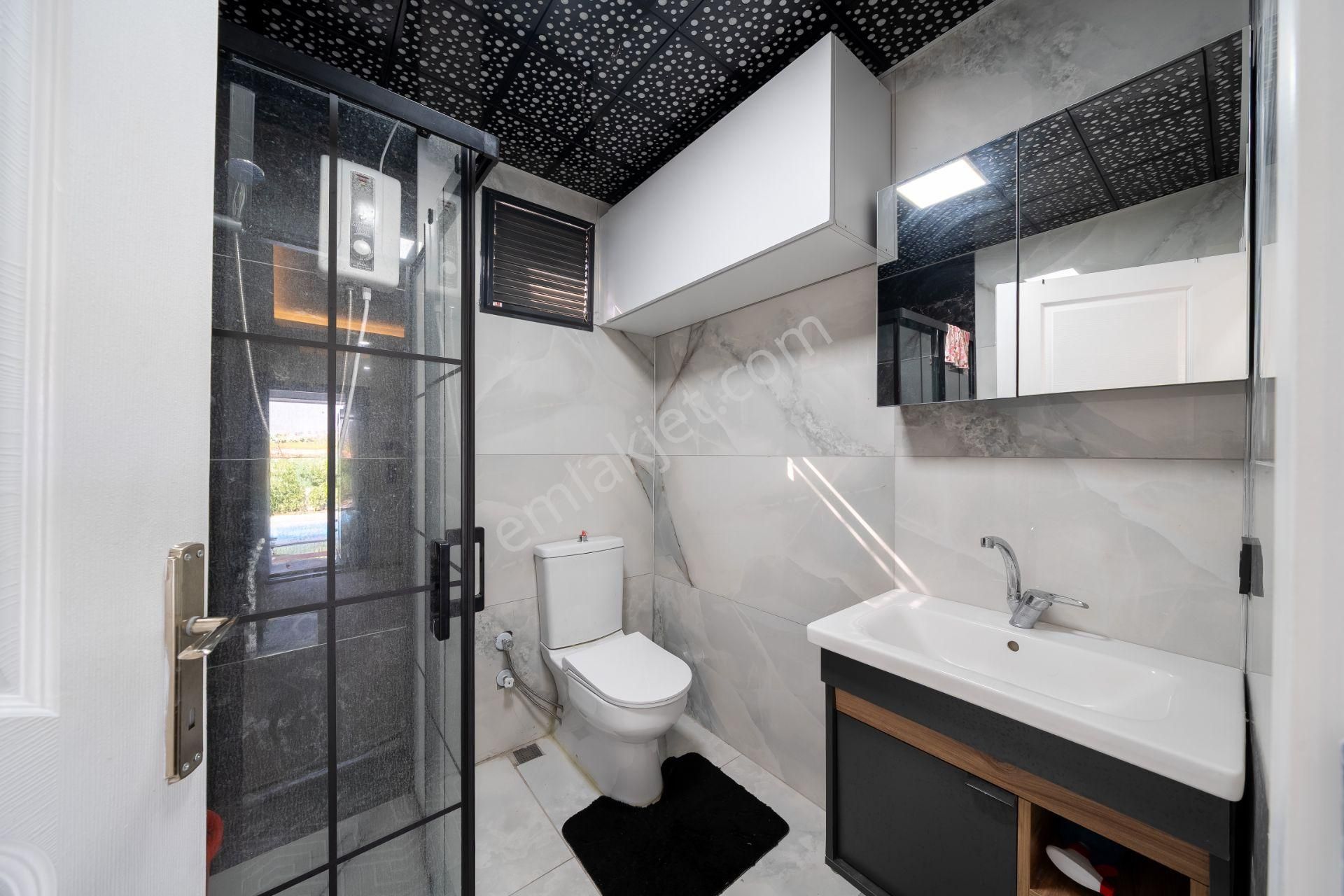 Emin'den Menderes Akçaköy'de Yüzme Havuzlu 300 M2 Kurulu Bina - Görsel 2