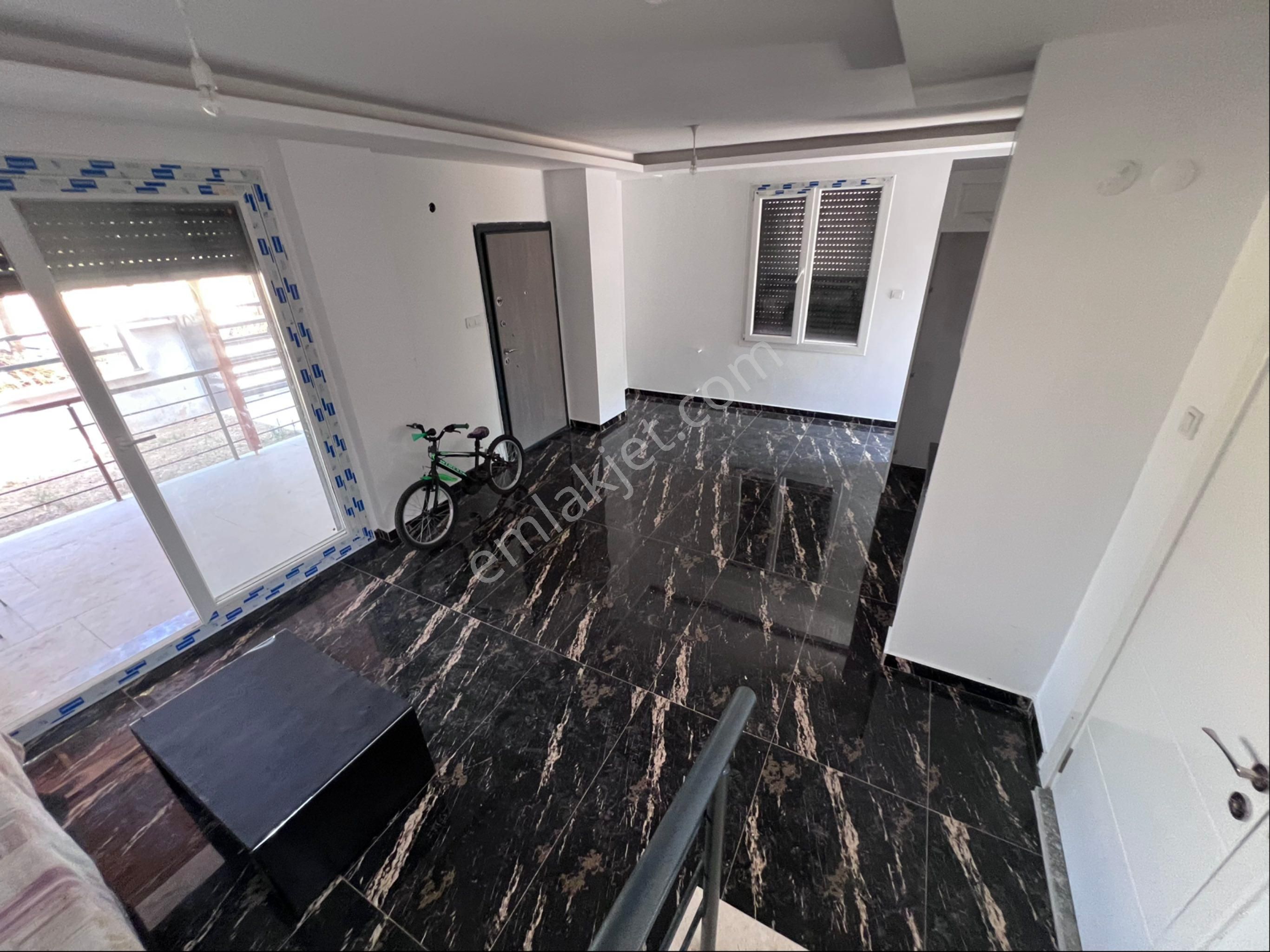 İzmir Seferihisar Cumhuriyet Mahallesinde Kullanışlı 3+1 Villa - Görsel 21