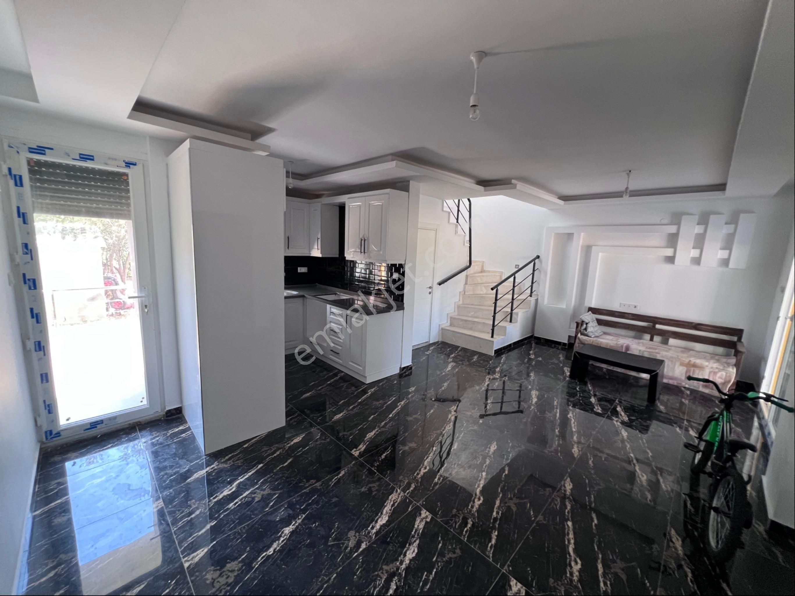 İzmir Seferihisar Cumhuriyet Mahallesinde Kullanışlı 3+1 Villa - Görsel 10