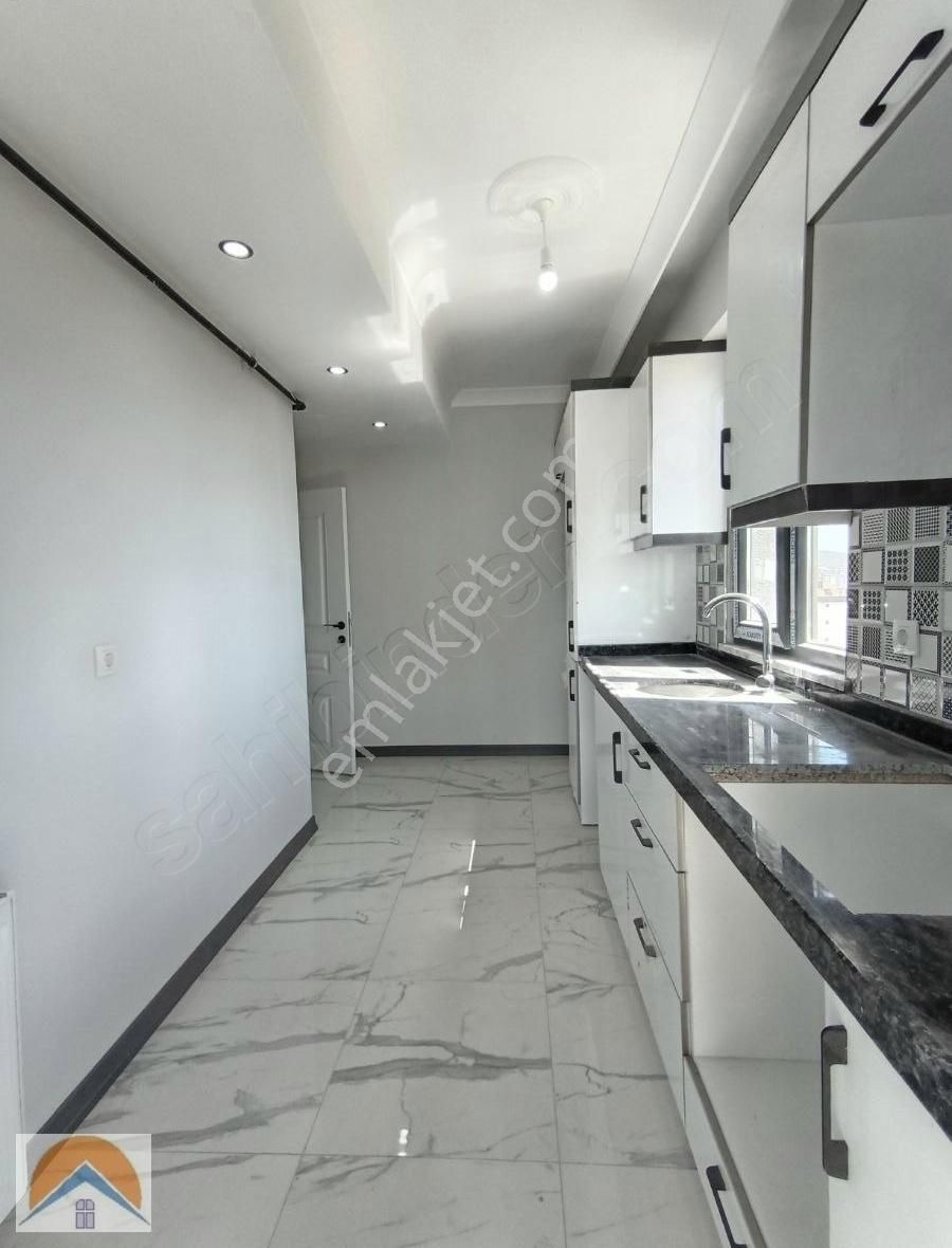 Mimarsinan Mah De Güzel Bir 2 +1,85m2 Arakat - Görsel 22