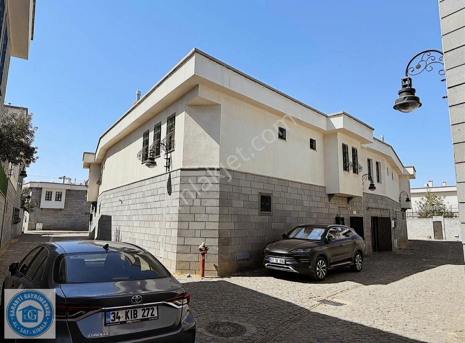 Sur Lalebey Mahallesinde Satılık 5+1 Konak