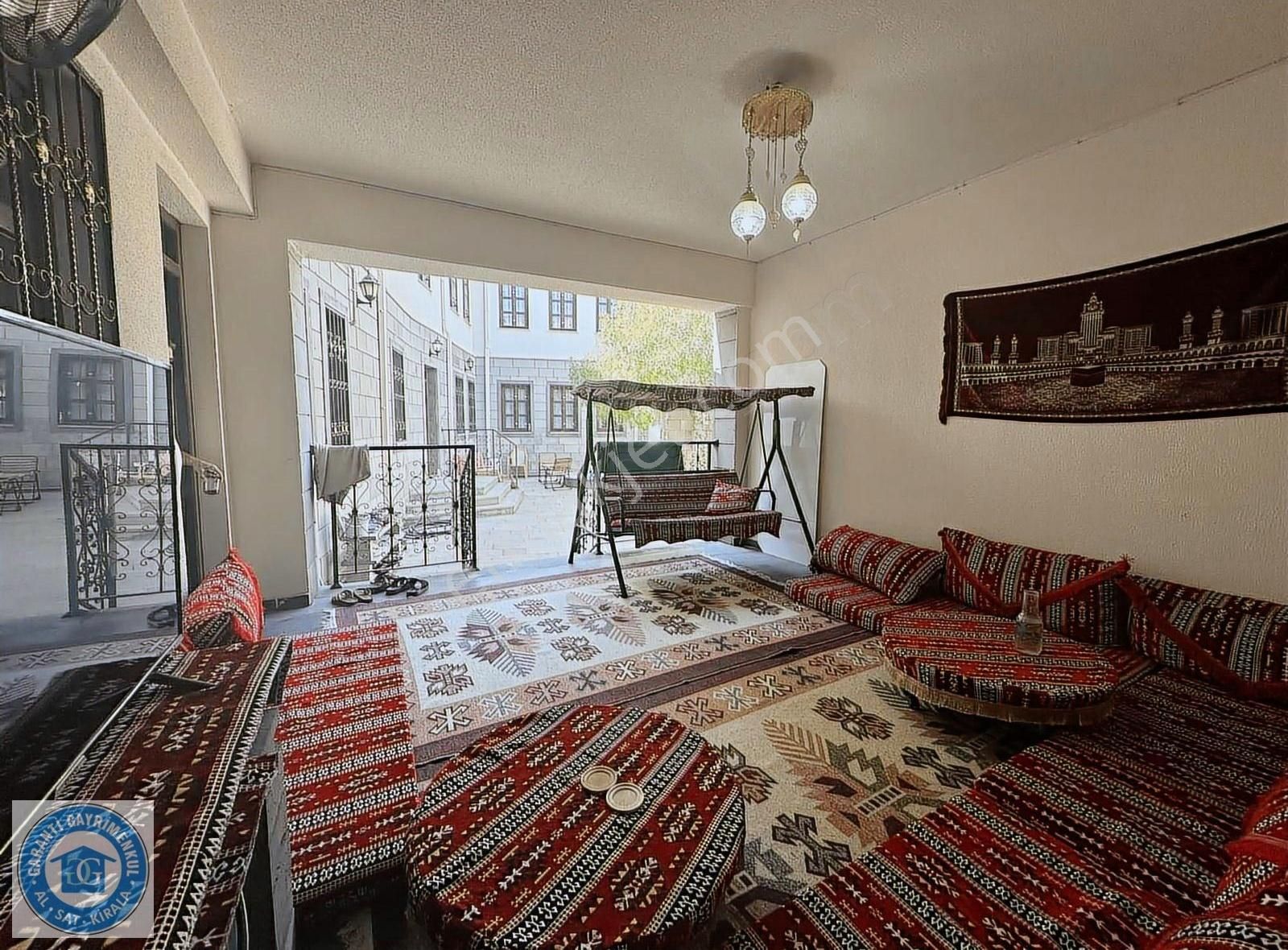 Sur Lalebey Mahallesinde Satılık 5+1 Konak - Görsel 9