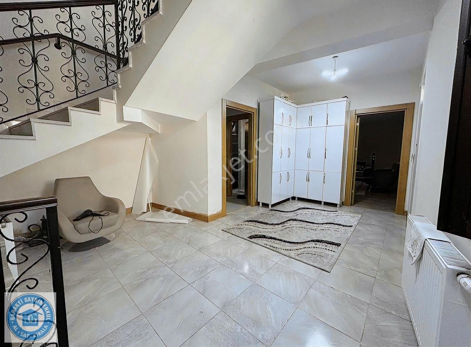 Sur Lalebey Mahallesinde Satılık 5+1 Konak - Görsel 6