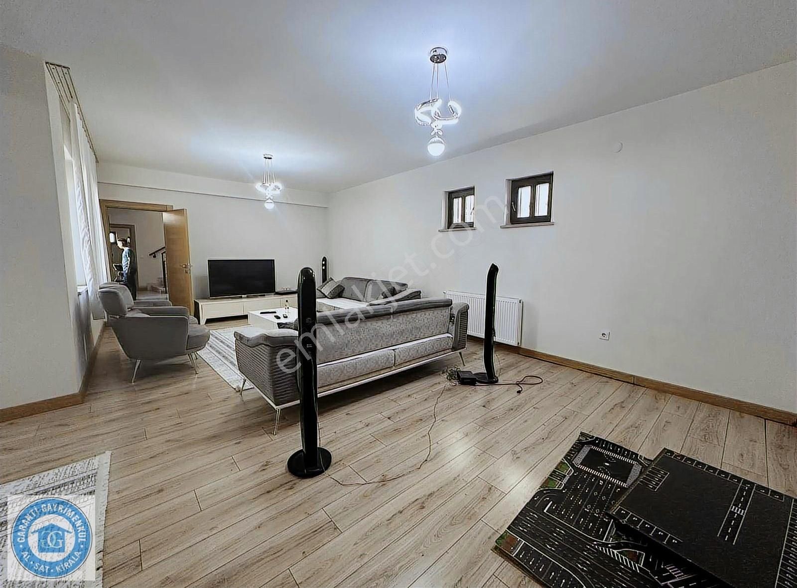 Sur Lalebey Mahallesinde Satılık 5+1 Konak - Görsel 27