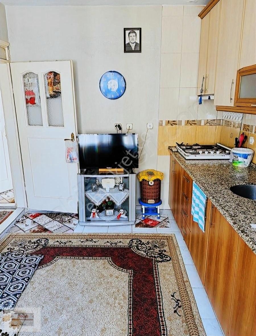 Kadifekale İtfaiye Karşısı Temiz Bakımlı 2.5 Kat Müstakil Ev - Görsel 4