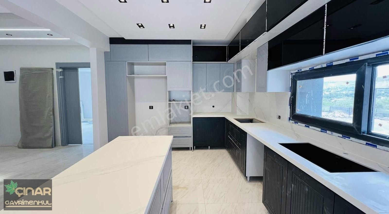 Altınoluk'ta 240 M2 Oturum Akıllı Ev Sistemli Satılık Lüks Villa - Görsel 9