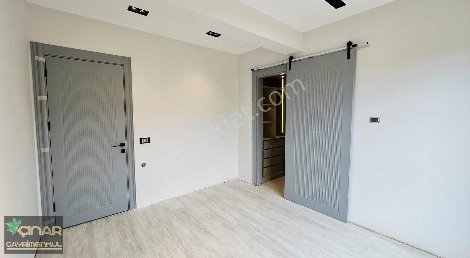 Altınoluk'ta 240 M2 Oturum Akıllı Ev Sistemli Satılık Lüks Villa - Görsel 31