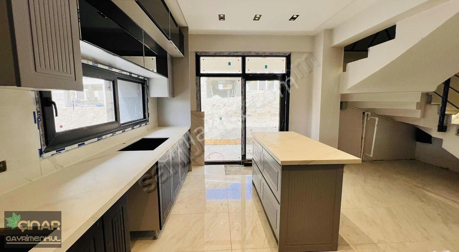 Altınoluk'ta 240 M2 Oturum Akıllı Ev Sistemli Satılık Lüks Villa - Görsel 22