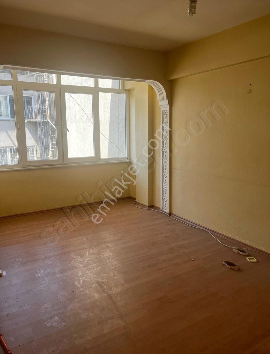 Baron Emlaktan Zafer Mahallesin De Satılık 2+1 Daire - Görsel 2