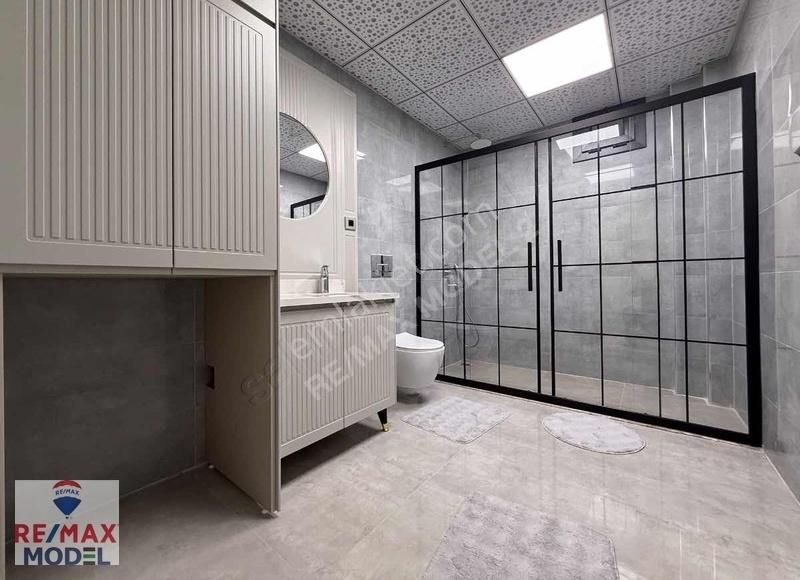 Remax Model'den Şemikler'de Site İçi 4+1 Satılık Daireler - Görsel 8