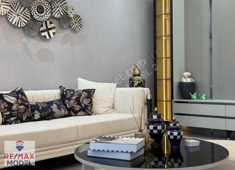 Remax Model'den Şemikler'de Site İçi 4+1 Satılık Daireler - Görsel 21