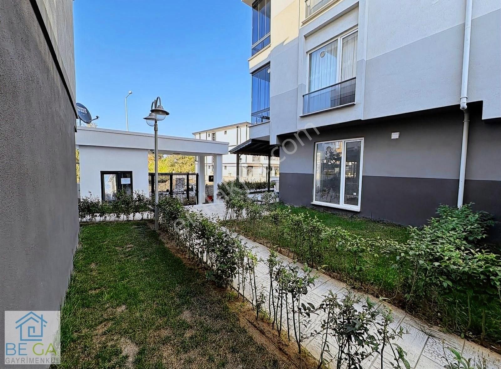 Verandalı Bahçe Kullanım Alanı, Havuz Cephe, Denize Yakın 3+1 - Görsel 25