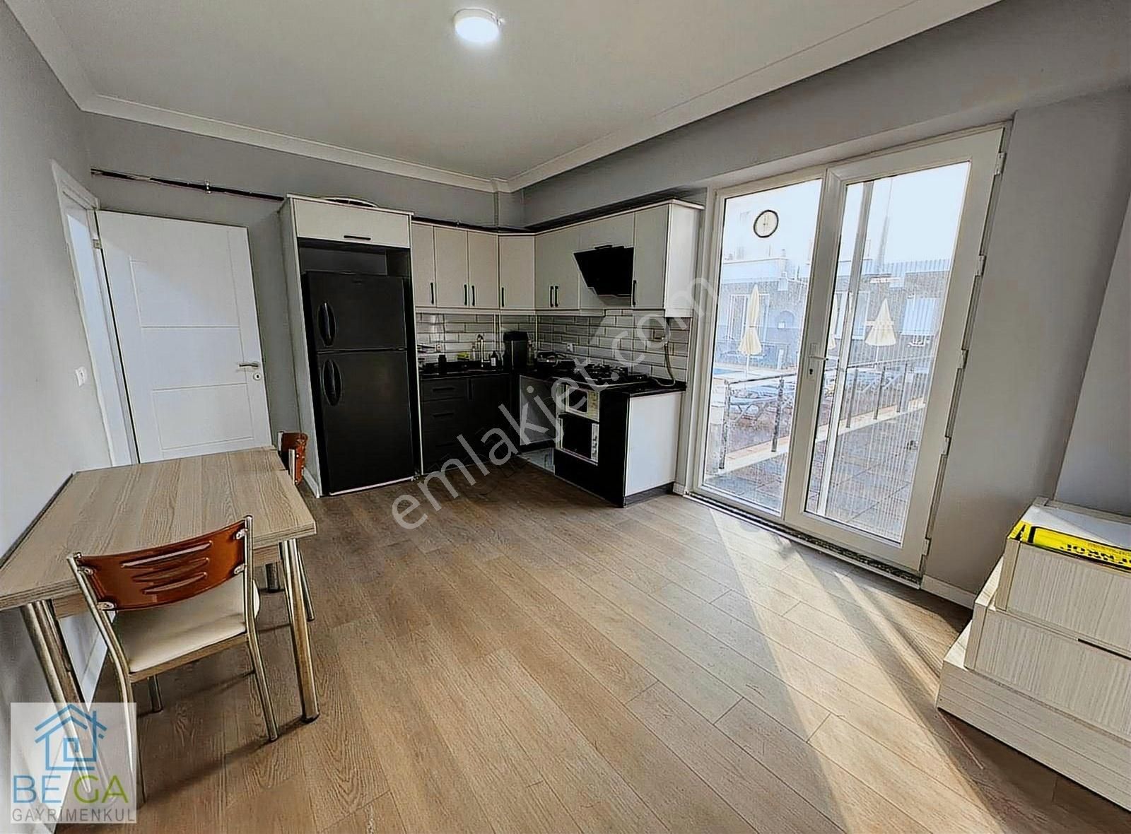 Verandalı Bahçe Kullanım Alanı, Havuz Cephe, Denize Yakın 3+1 - Görsel 11