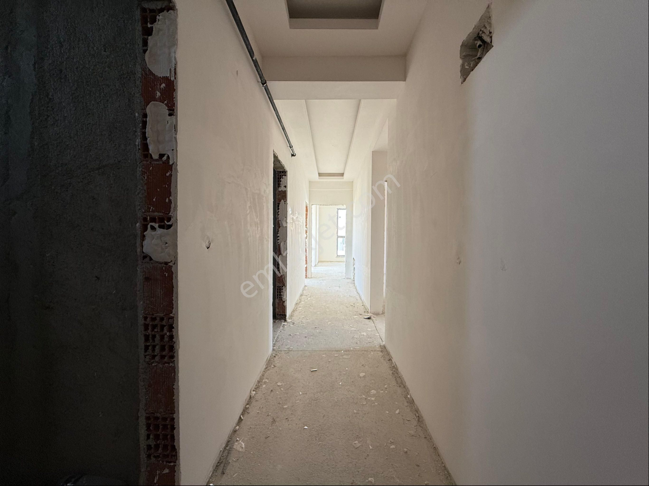 Roma' Dan Cerrah Mahallesinde Satılık Daire - Görsel 2