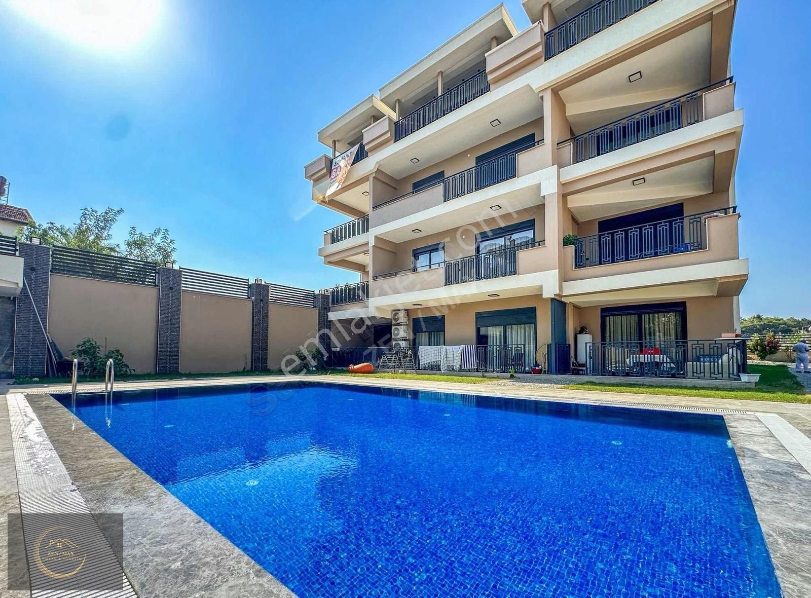 Side'de Lüks 3+1 Dubleks Havuzlu Bahçeli Sıfır Satılık Daire