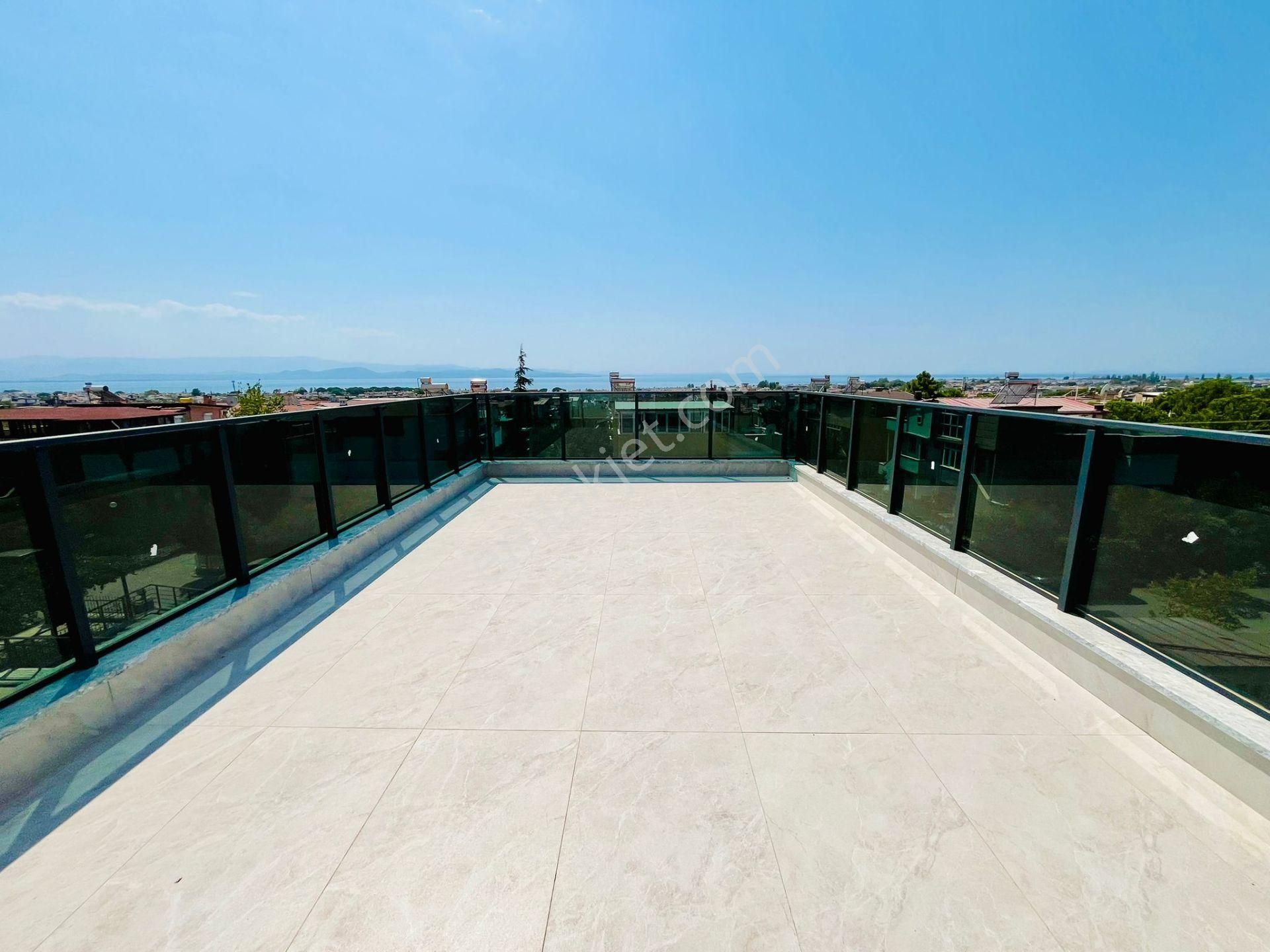 Yükselden Havuzlu Kapalı Otopark Ayrı Mutfak Kusursuz 5+1 Villa - Görsel 5