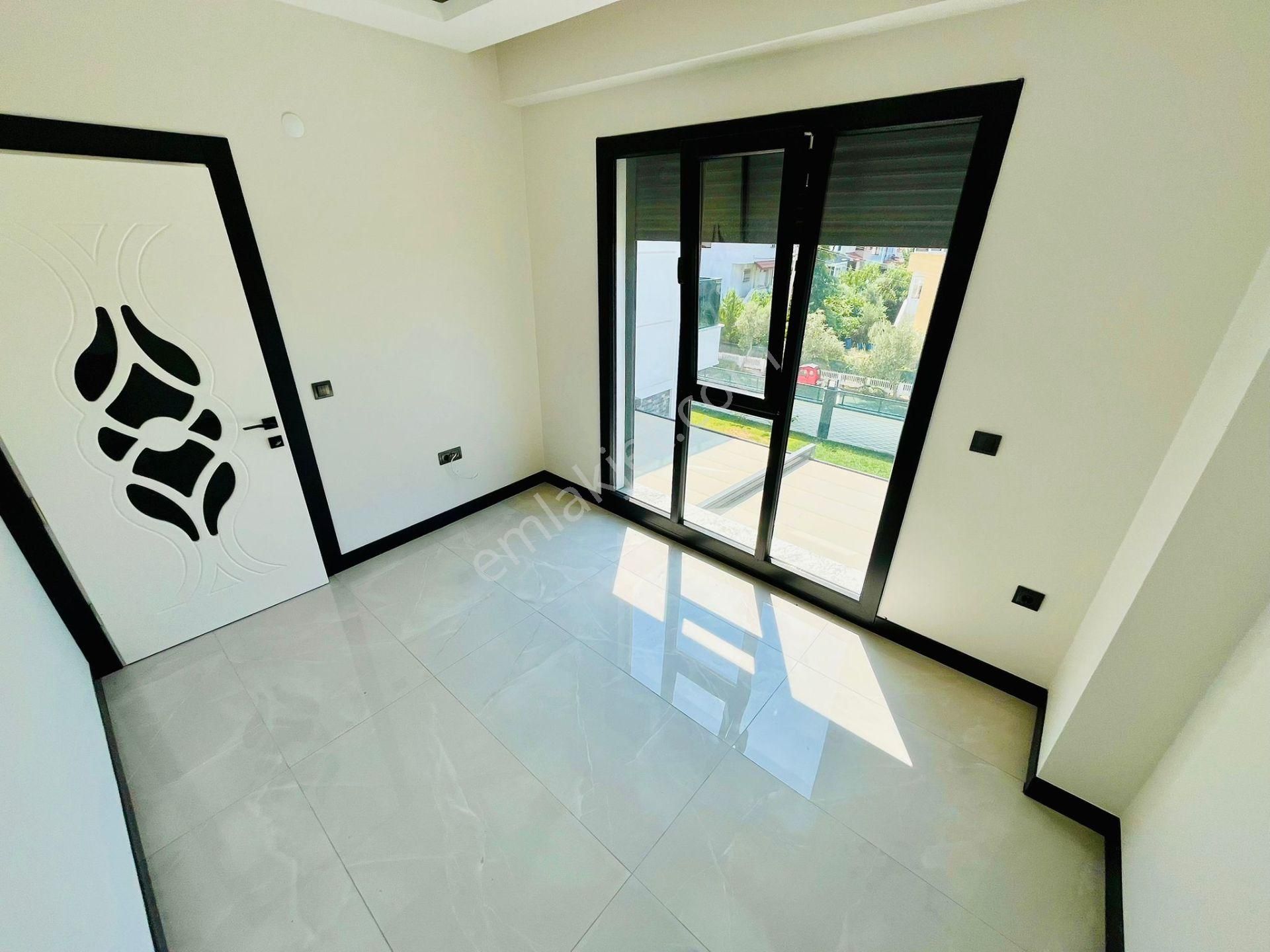 Yükselden Havuzlu Kapalı Otopark Ayrı Mutfak Kusursuz 5+1 Villa - Görsel 15