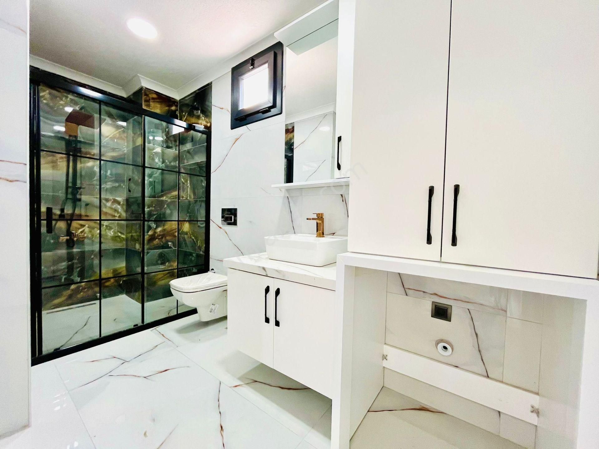 Yükselden Havuzlu Kapalı Otopark Ayrı Mutfak Kusursuz 5+1 Villa - Görsel 14