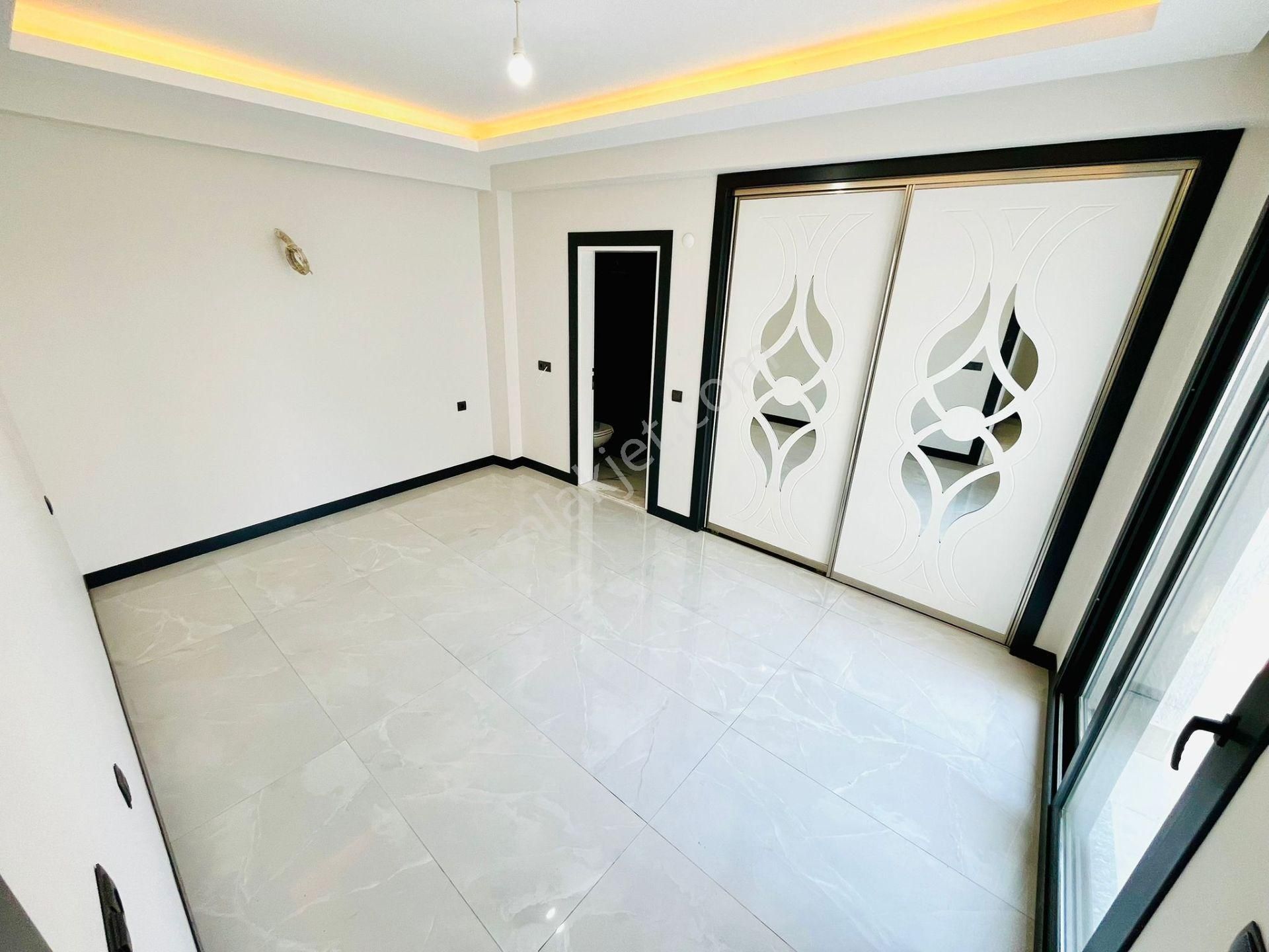 Yükselden Havuzlu Kapalı Otopark Ayrı Mutfak Kusursuz 5+1 Villa - Görsel 13