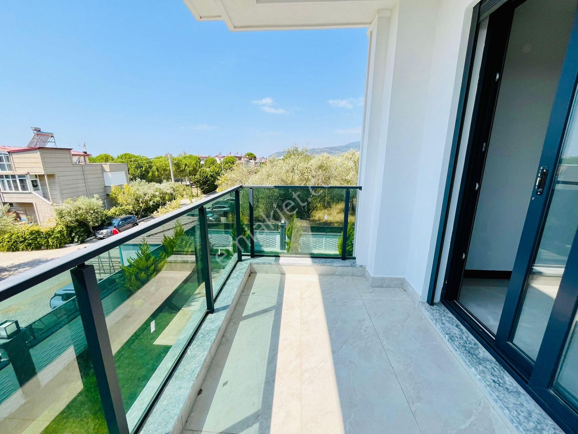 Yükselden Havuzlu Kapalı Otopark Ayrı Mutfak Kusursuz 5+1 Villa - Görsel 17