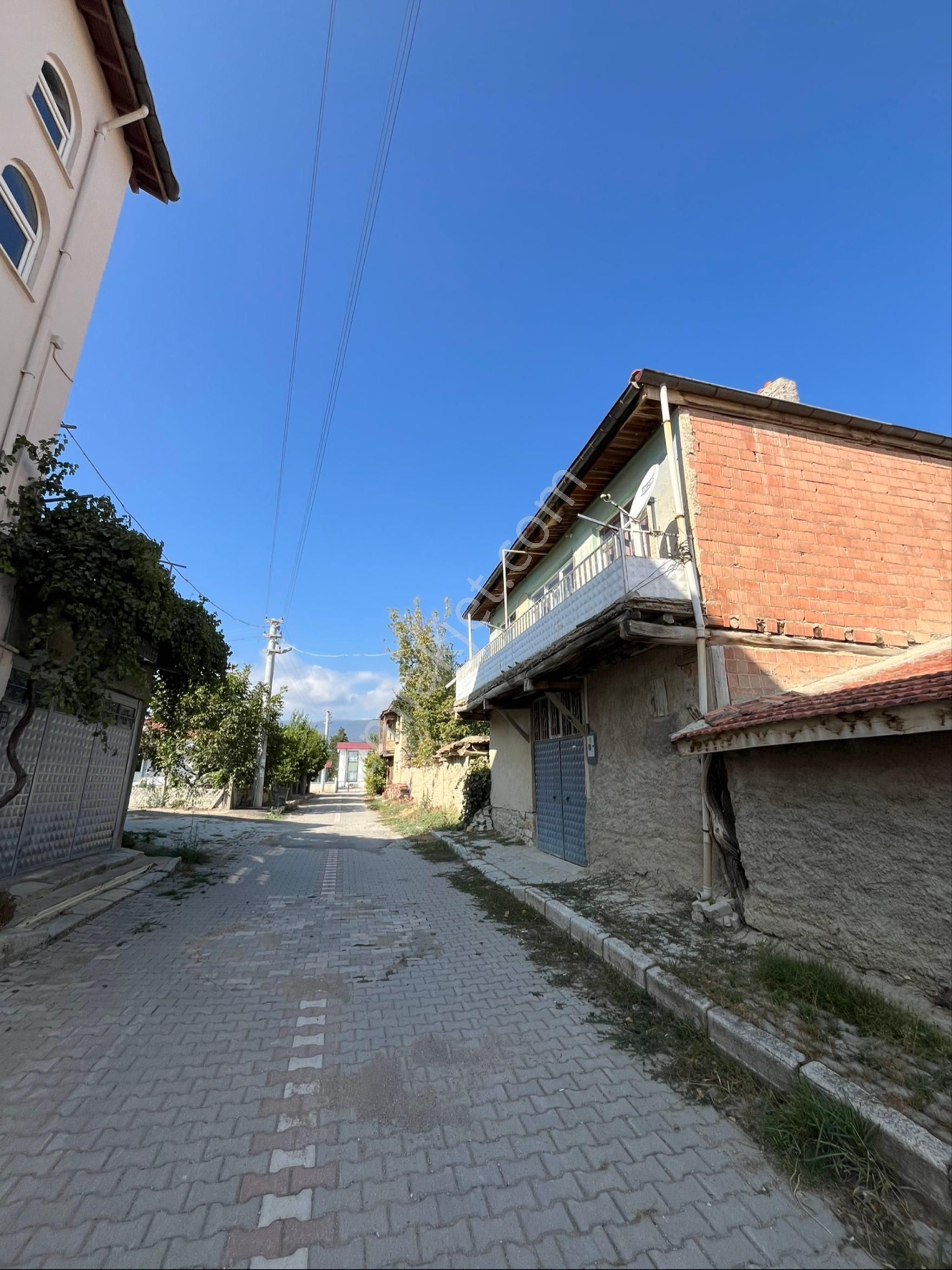 Murat Emlaktan Satılık Ev Ve Bahcesi - Görsel 4