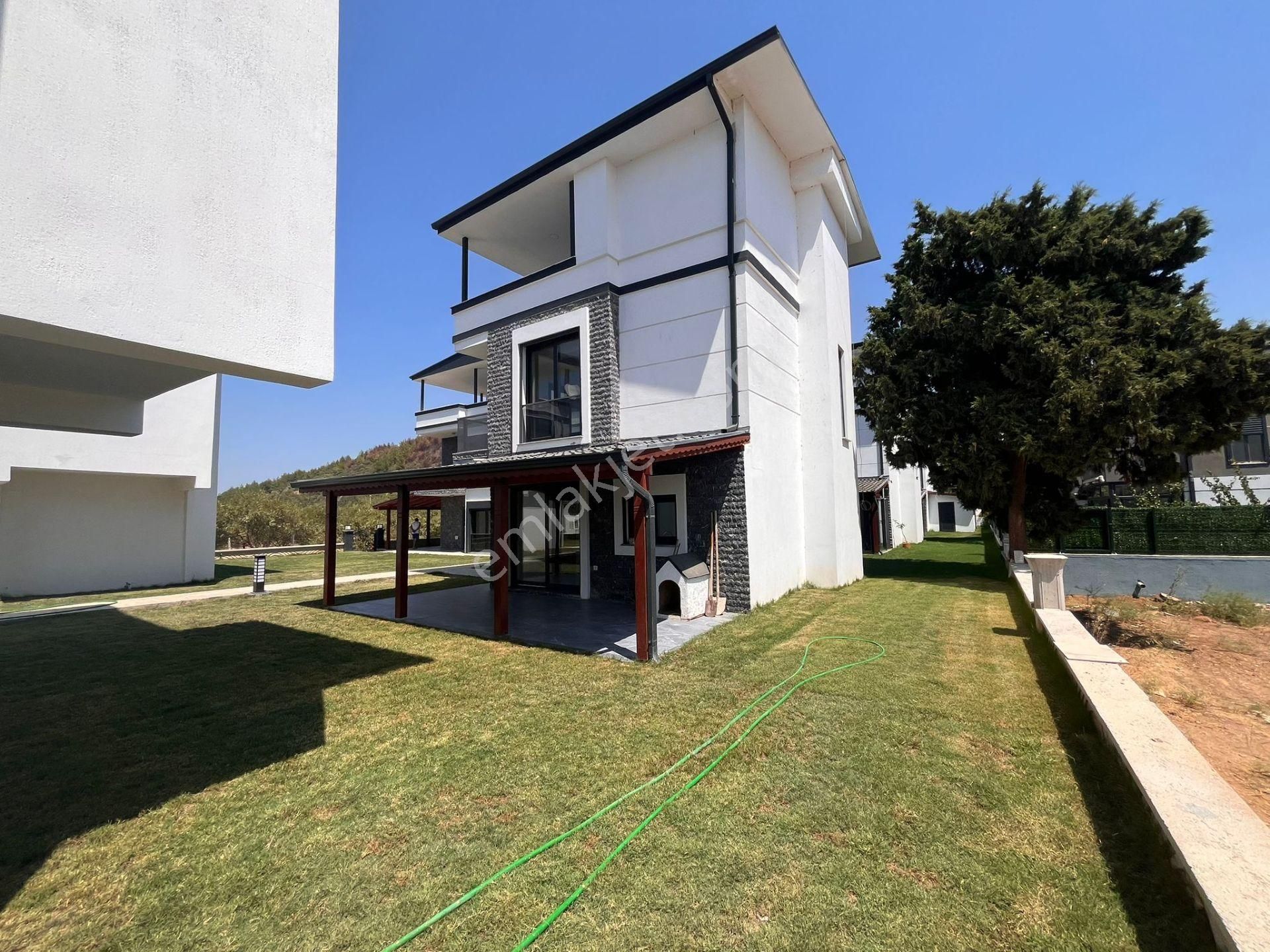 Seferihisar Cumhuriyette Geniş Bahçeli Sıfır 3+1 Villalar - Görsel 5