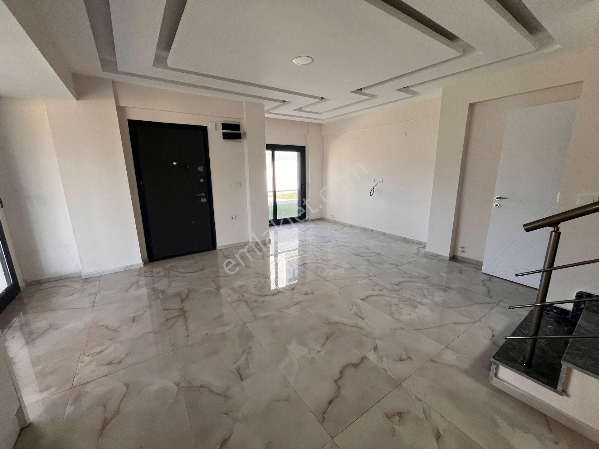 Seferihisar Cumhuriyette Geniş Bahçeli Sıfır 3+1 Villalar - Görsel 12