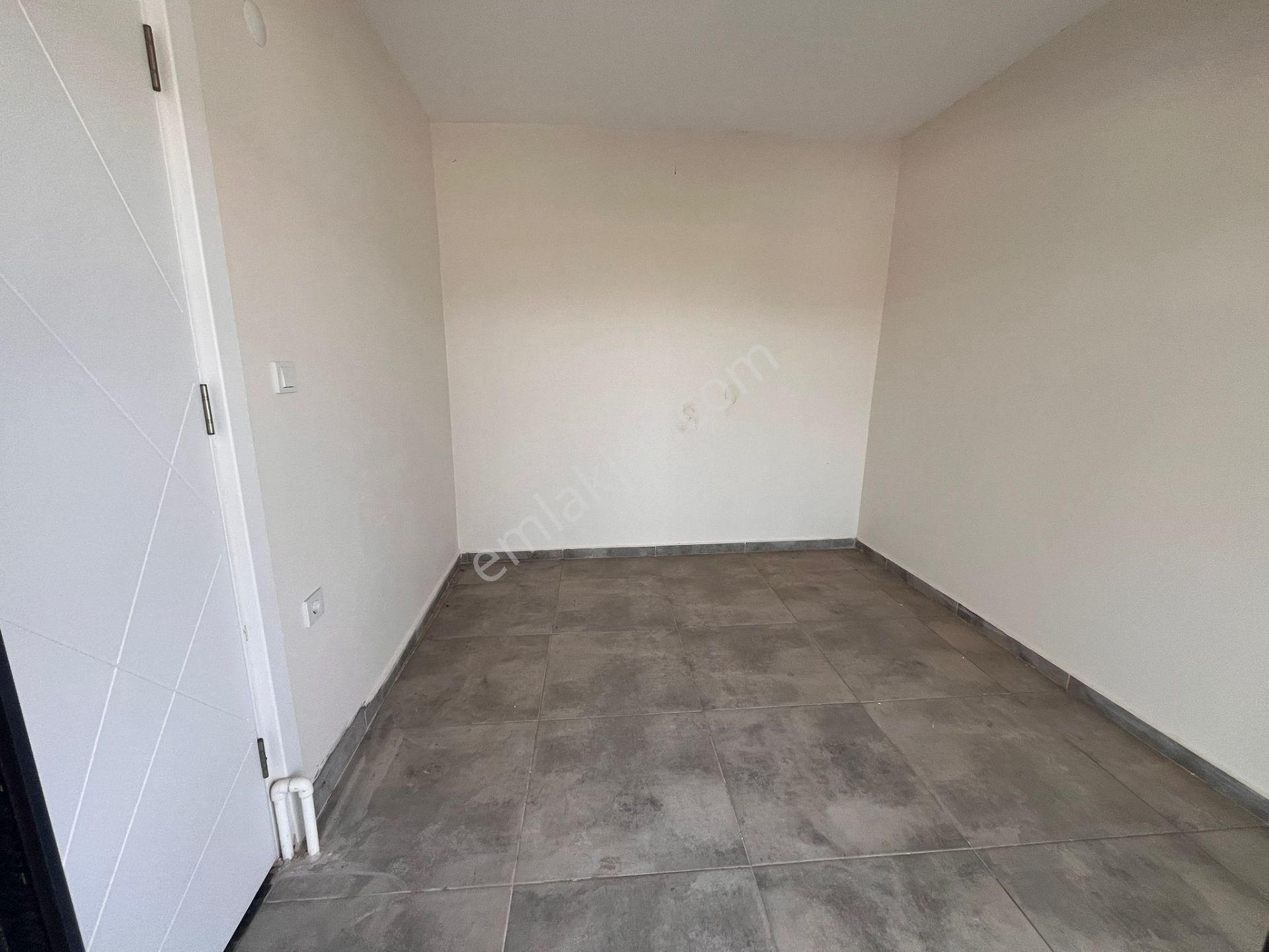 Seferihisar Cumhuriyette Geniş Bahçeli Sıfır 3+1 Villalar - Görsel 27