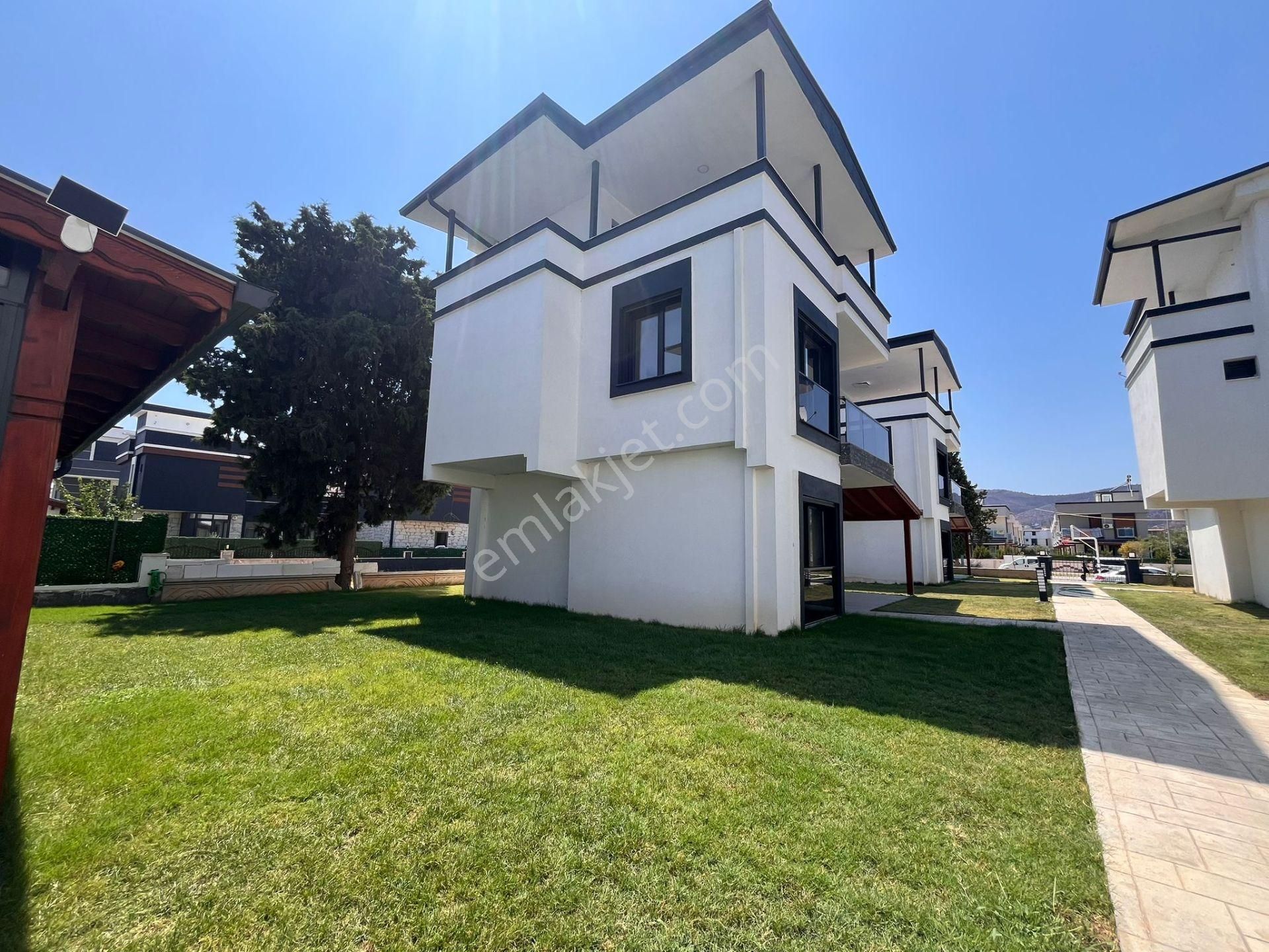 Seferihisar Cumhuriyette Geniş Bahçeli Sıfır 3+1 Villalar - Görsel 6