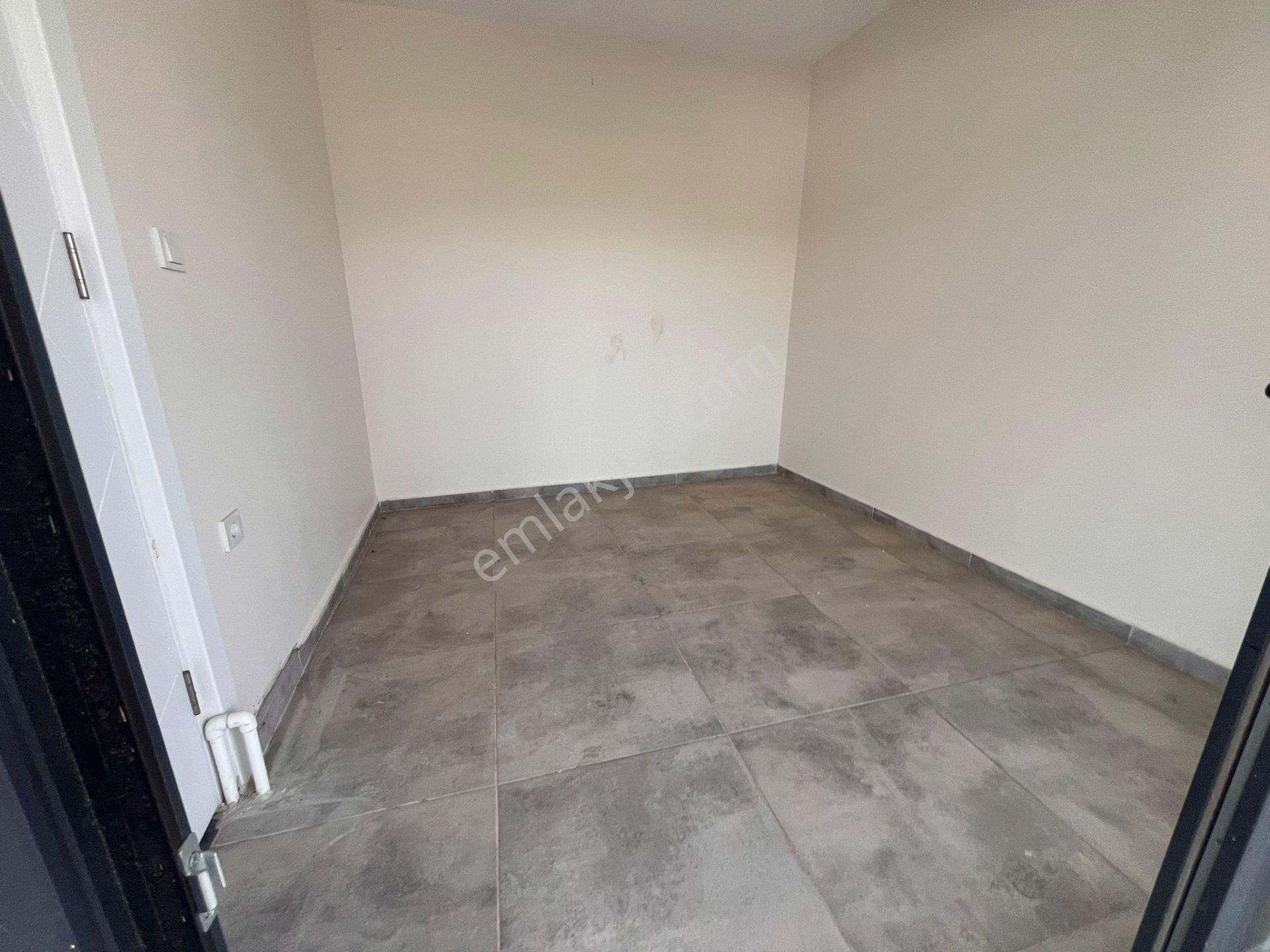 Seferihisar Cumhuriyette Geniş Bahçeli Sıfır 3+1 Villalar - Görsel 24