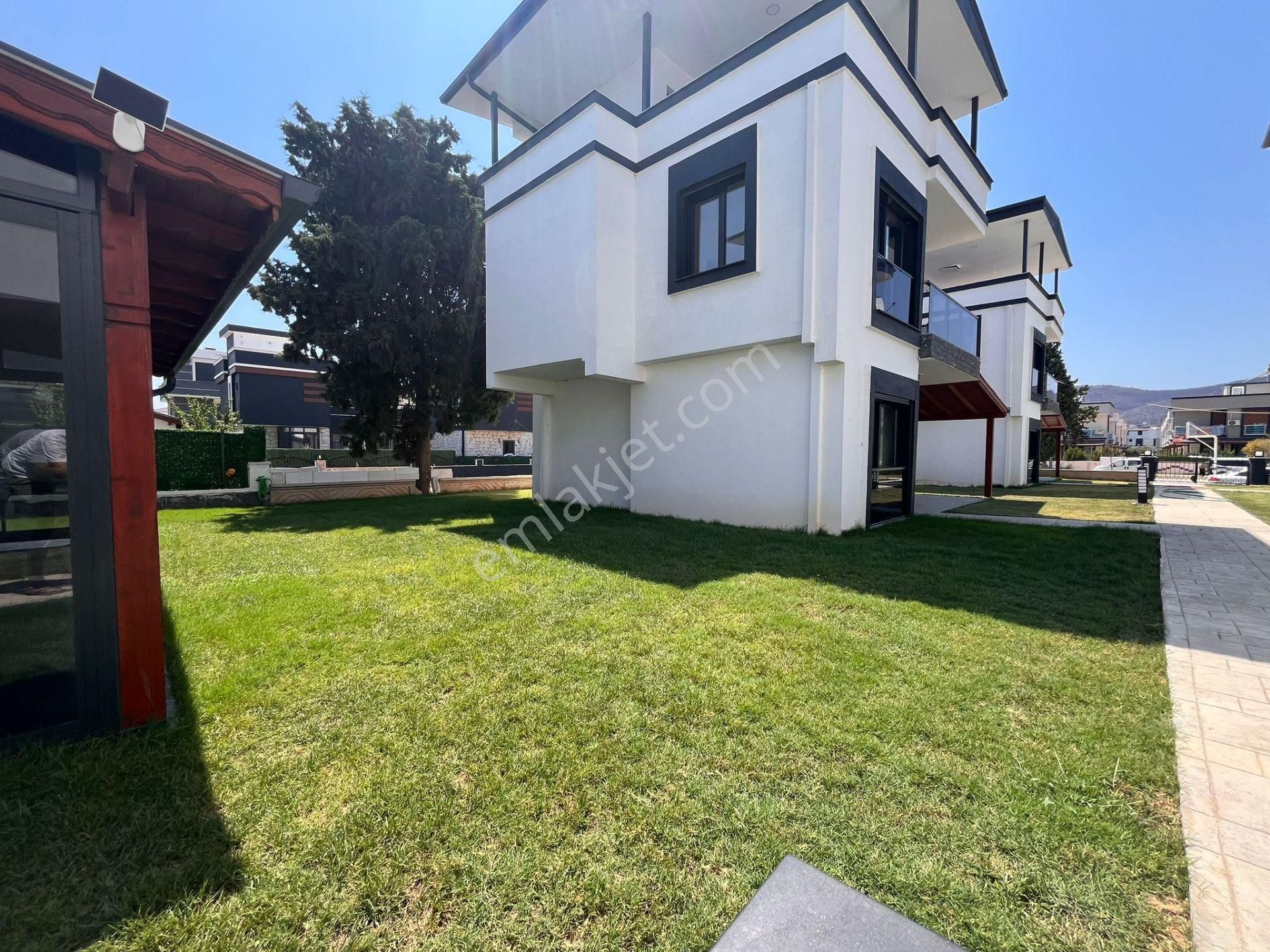 Seferihisar Cumhuriyette Geniş Bahçeli Sıfır 3+1 Villalar - Görsel 7